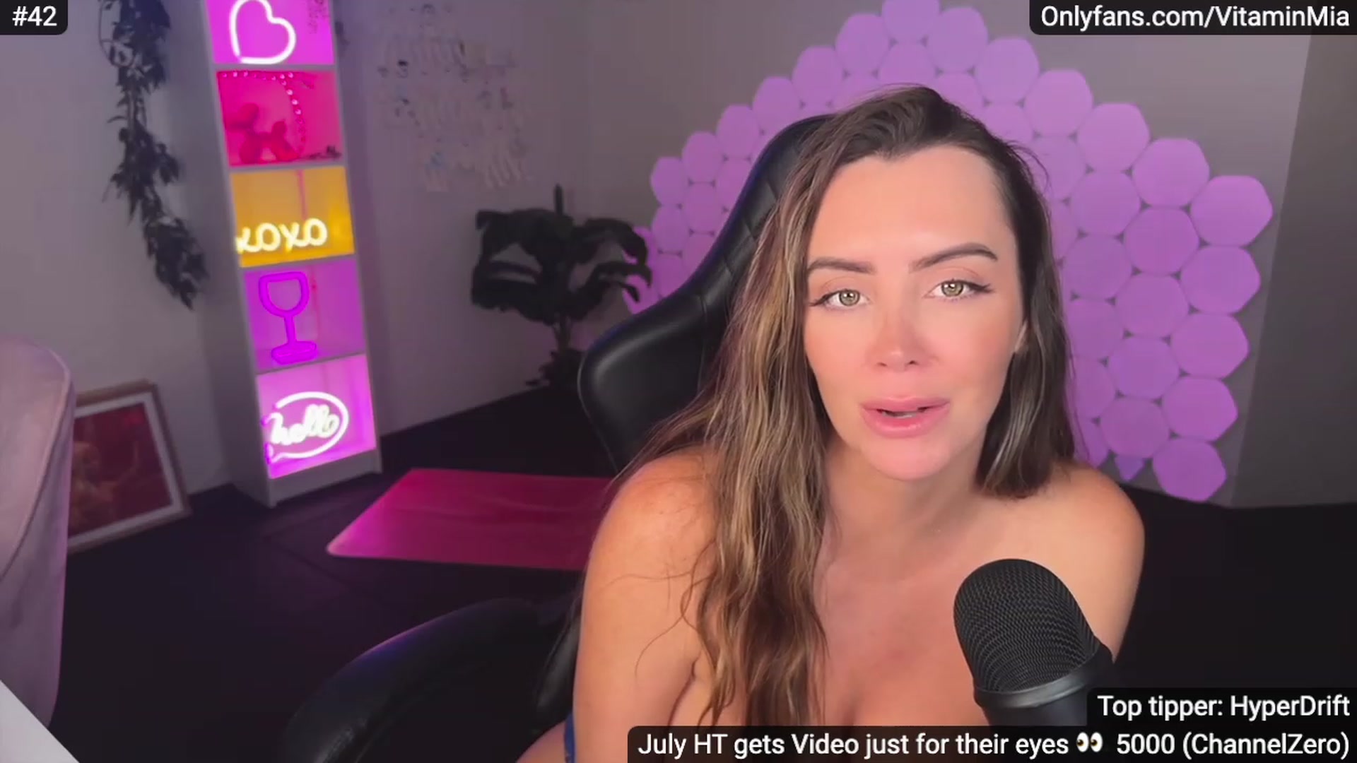 Gallery image thumbnail from MissAustralia's myfreecams stream on, 07/16/2023, 11:20 image 12 of 20