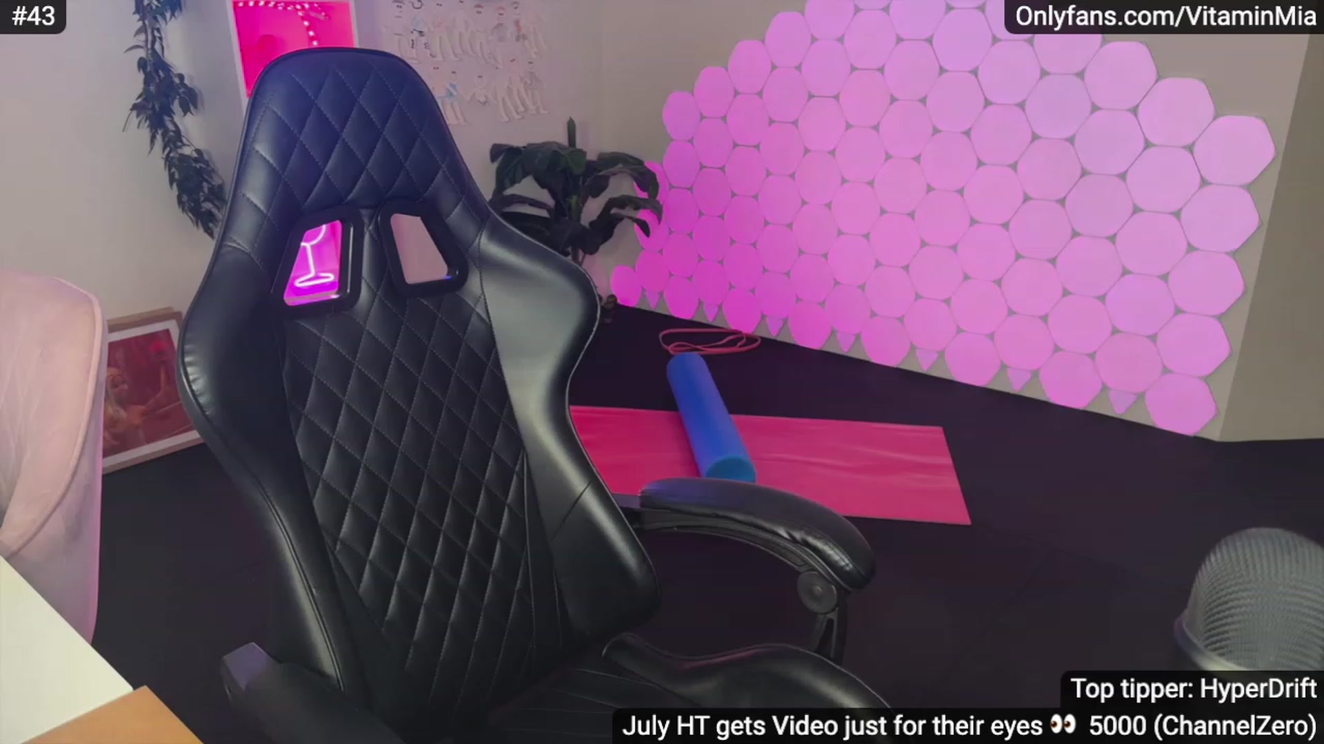 Gallery image thumbnail from MissAustralia's myfreecams stream on, 07/18/2023, 10:49 image 20 of 20