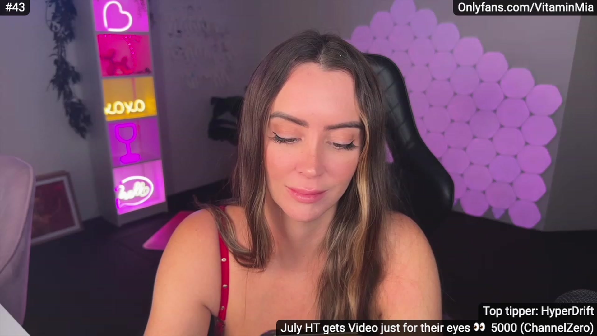 Gallery image thumbnail from MissAustralia's myfreecams stream on, 07/18/2023, 10:49 image 14 of 20