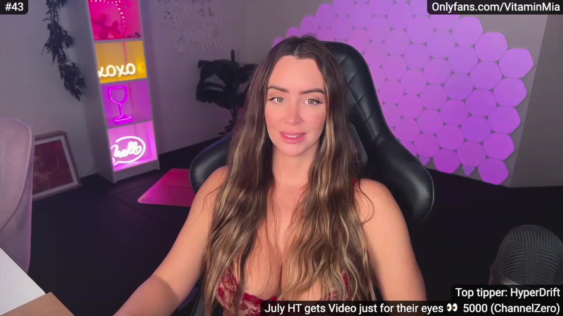 Gallery image thumbnail from MissAustralia's myfreecams stream on, 07/18/2023, 11:55 image 1 of 20