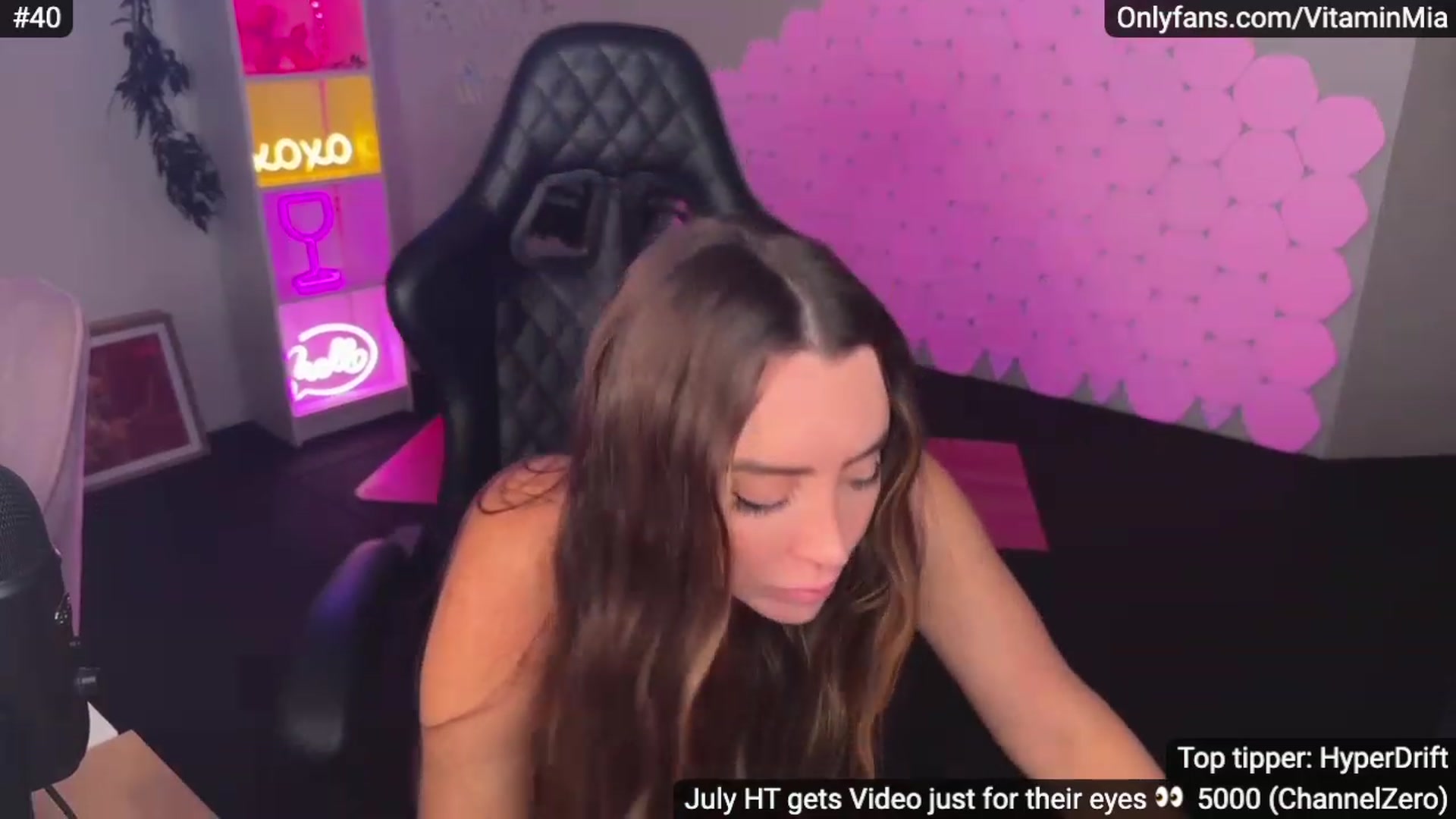Gallery image thumbnail from MissAustralia's myfreecams stream on, 07/18/2023, 12:29 image 16 of 20