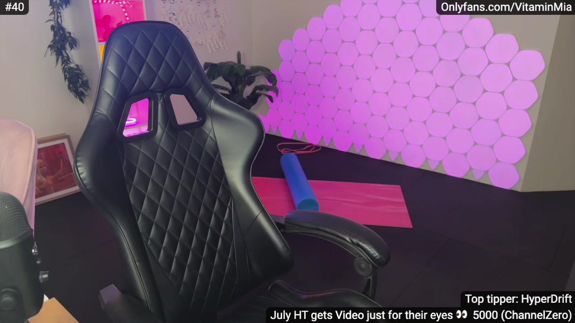 Gallery image thumbnail from MissAustralia's myfreecams stream on, 07/18/2023, 12:29 image 7 of 20