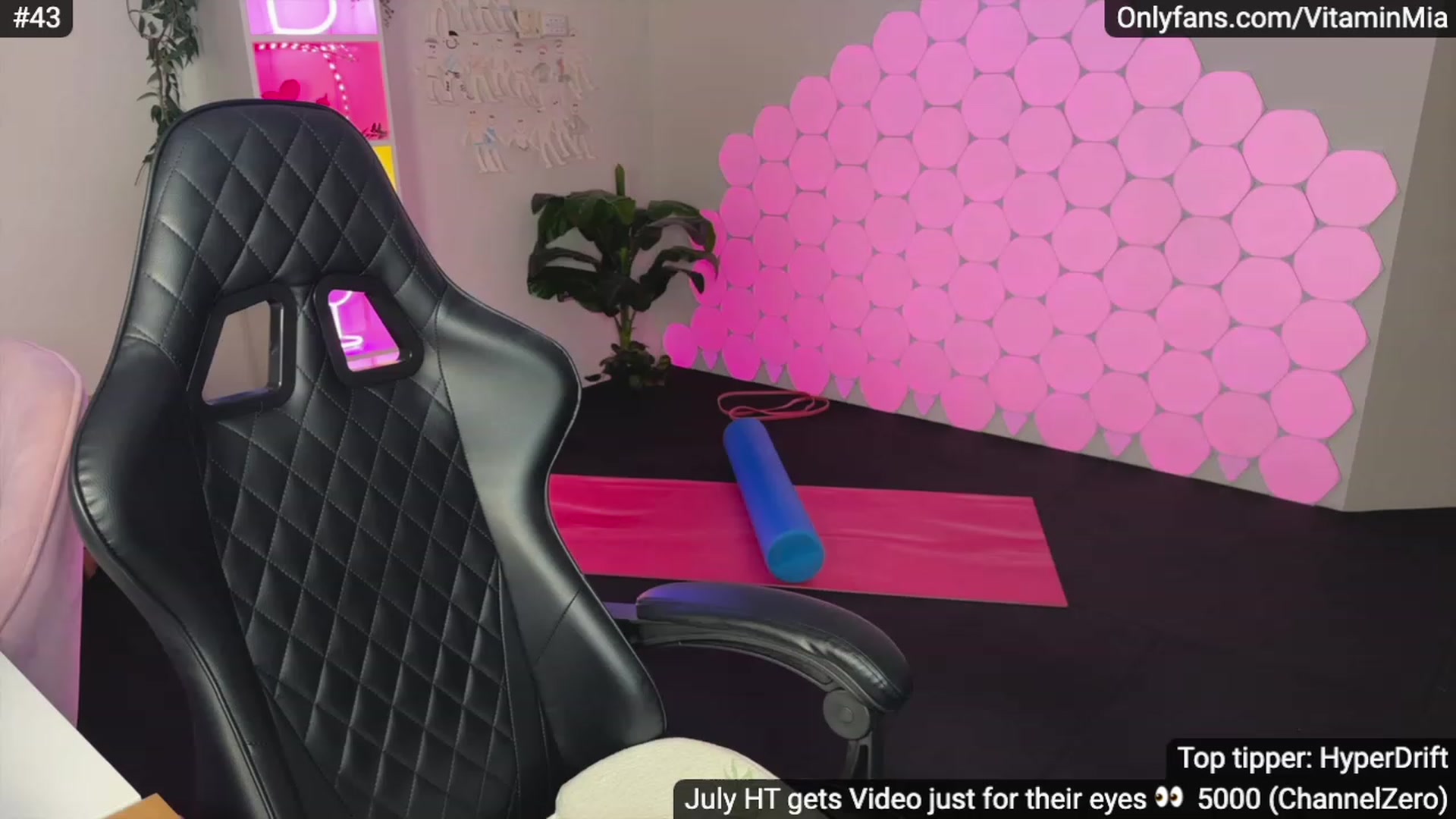 Gallery image thumbnail from MissAustralia's myfreecams stream on, 07/21/2023, 09:26 image 19 of 20