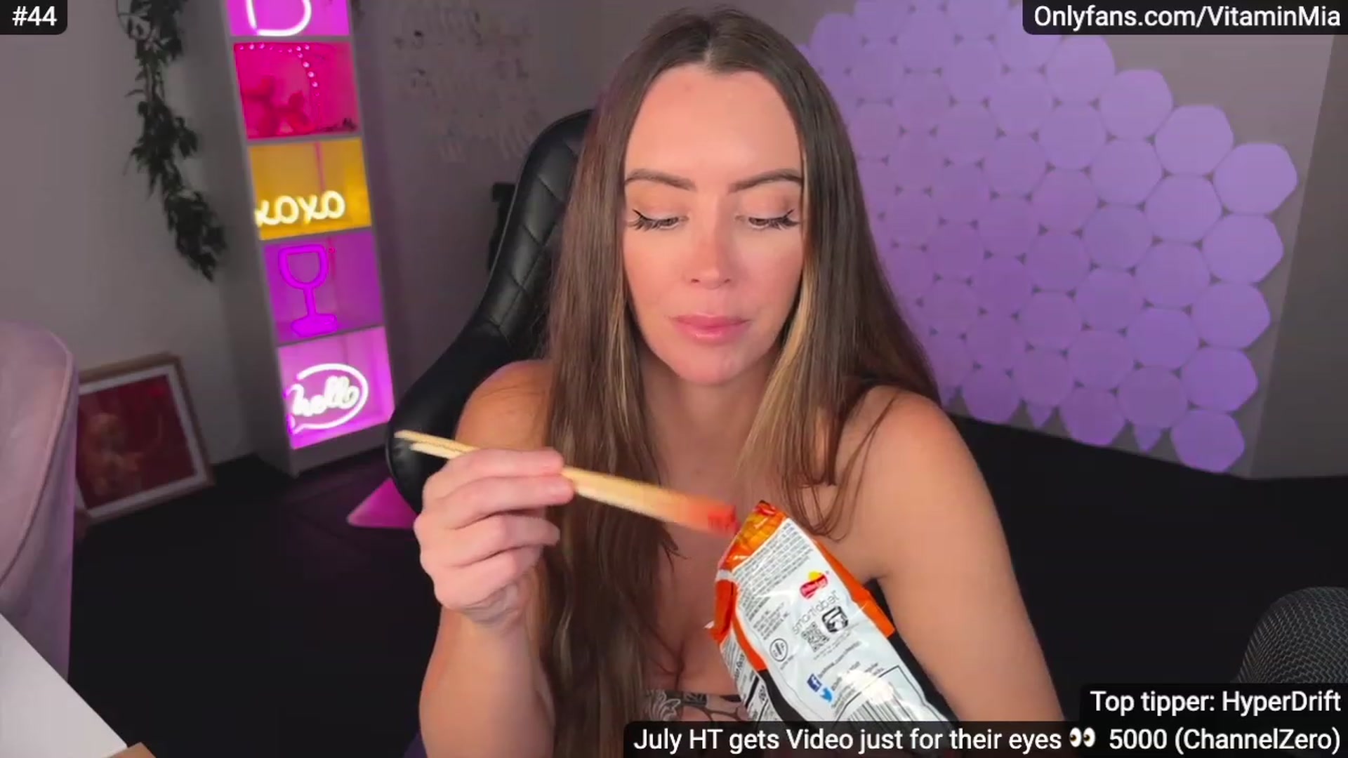 Gallery image thumbnail from MissAustralia's myfreecams stream on, 07/21/2023, 09:26 image 10 of 20
