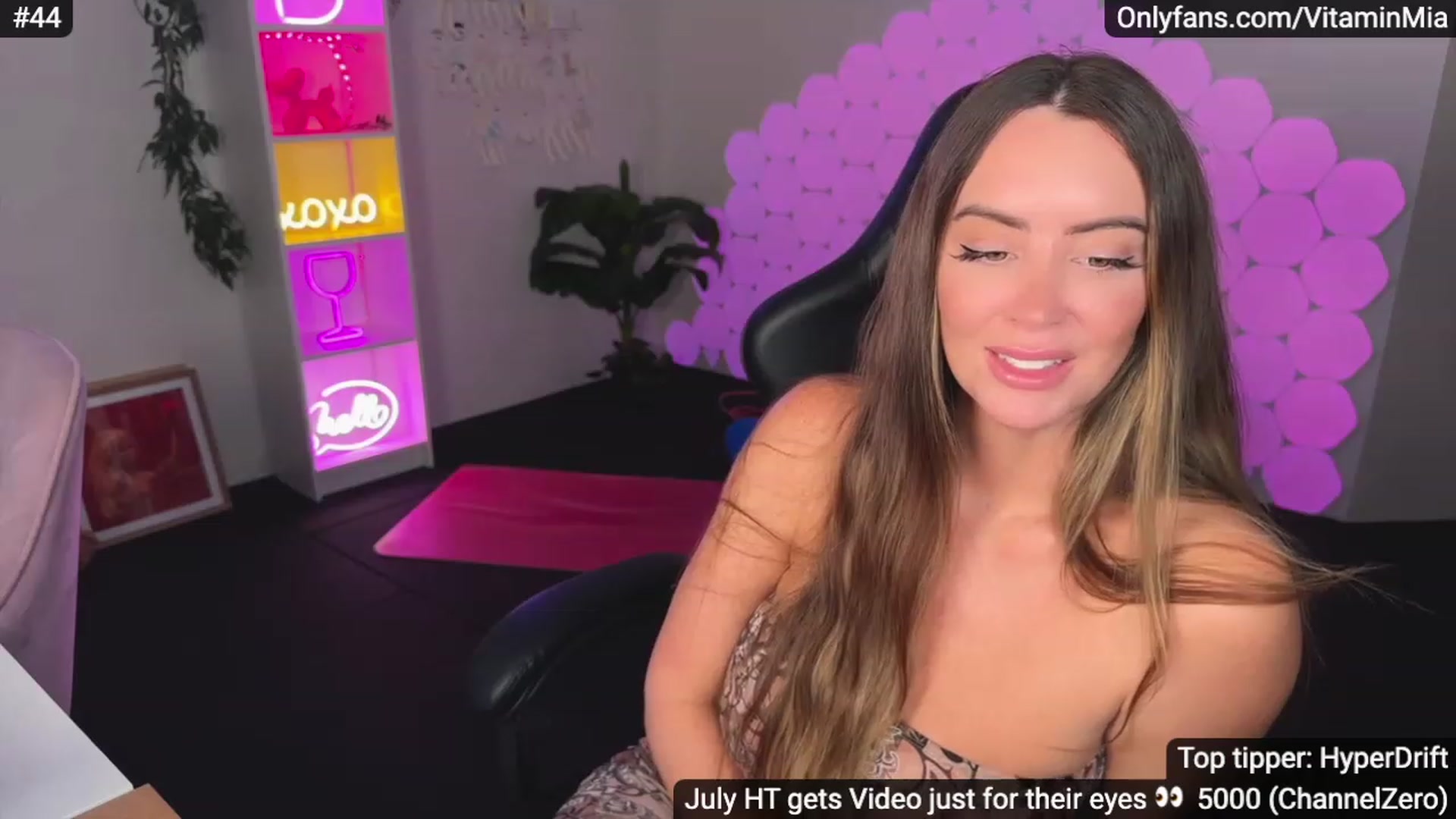 Gallery image thumbnail from MissAustralia's myfreecams stream on, 07/21/2023, 09:26 image 5 of 20