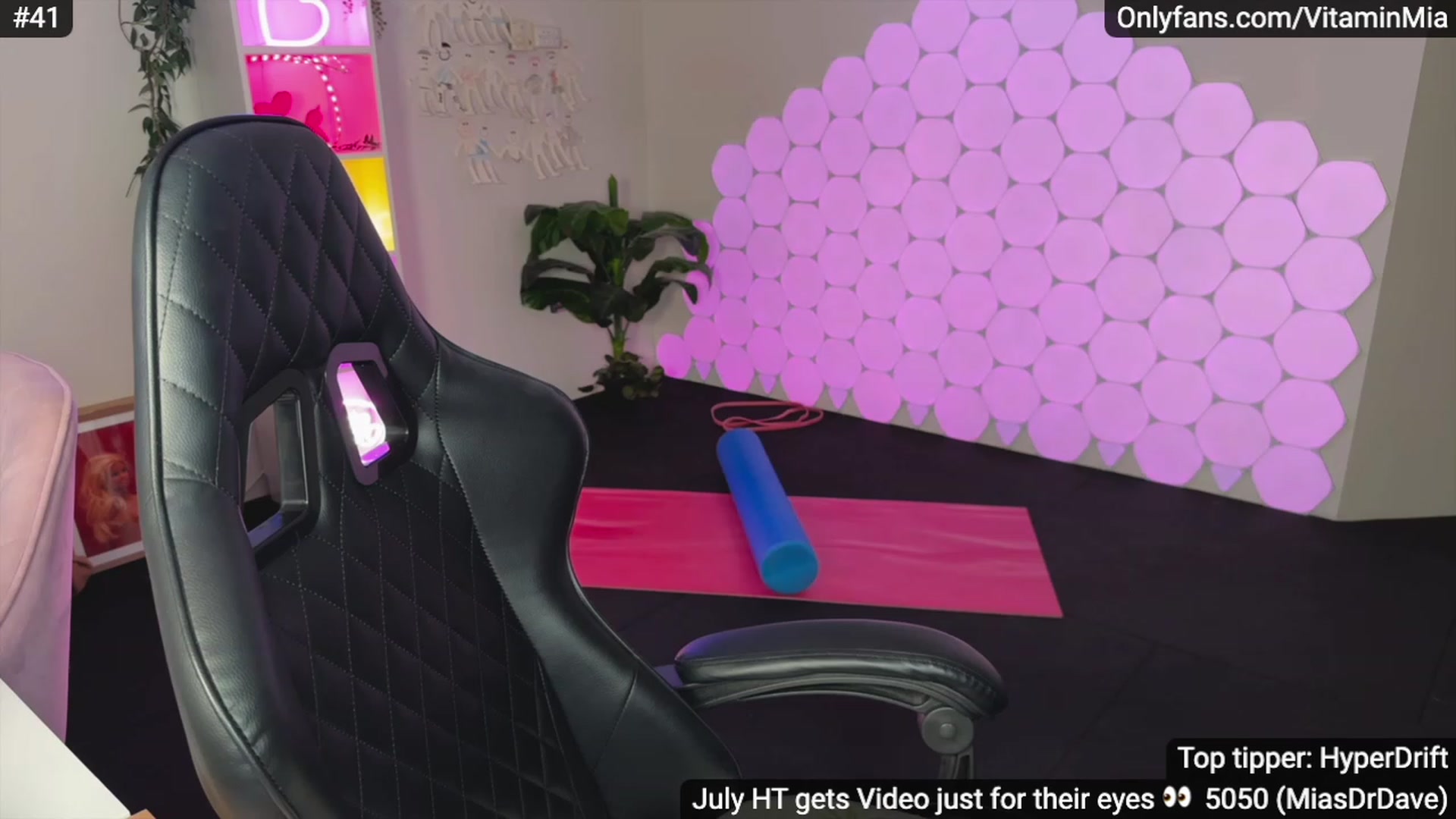 Gallery image thumbnail from MissAustralia's myfreecams stream on, 07/21/2023, 10:58 image 6 of 20