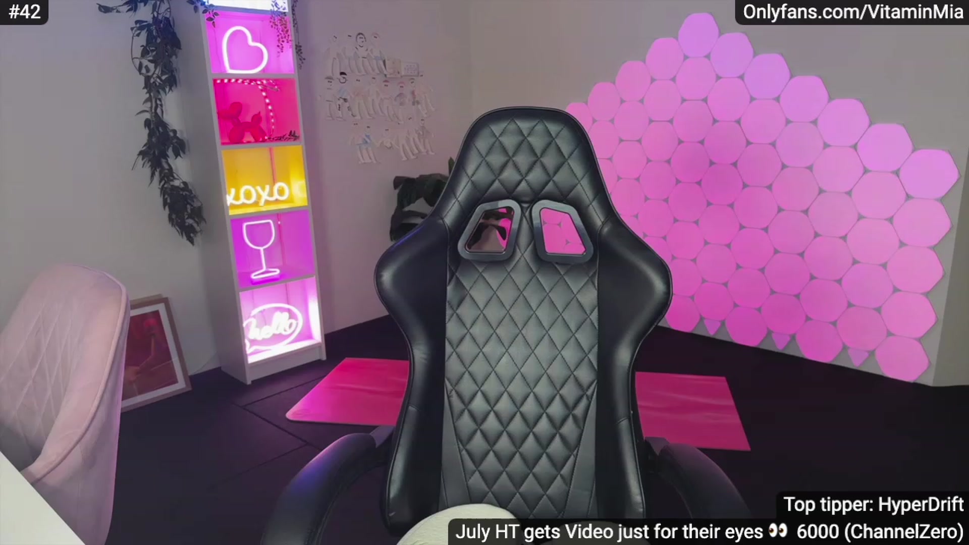 Gallery image thumbnail from MissAustralia's myfreecams stream on, 07/22/2023, 07:38 image 10 of 20