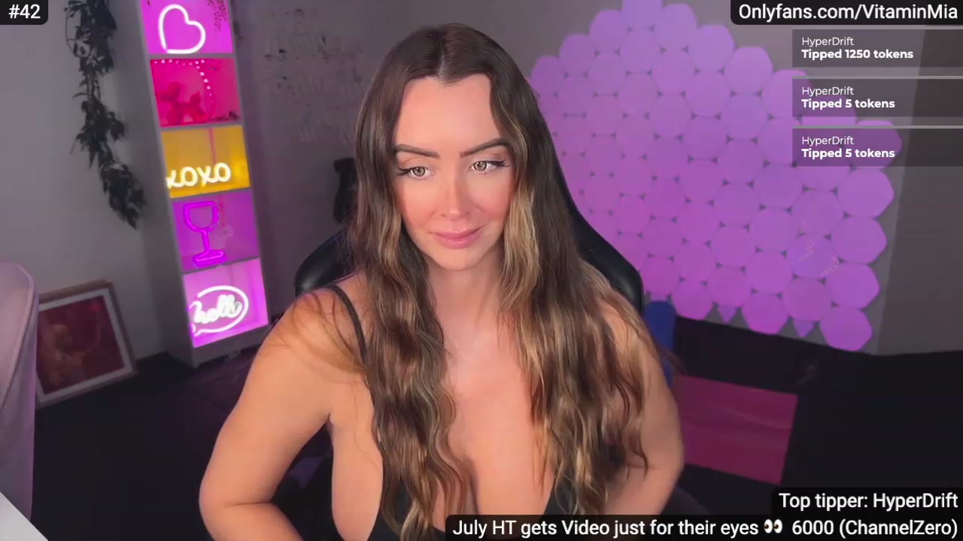 Gallery image thumbnail from MissAustralia's myfreecams stream on, 07/25/2023, 08:59 image 16 of 20