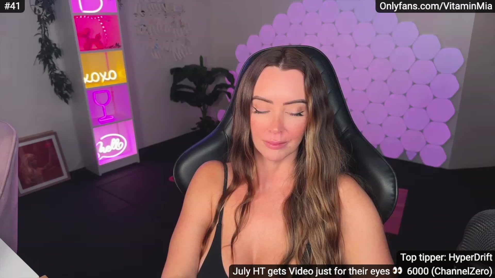 Gallery image thumbnail from MissAustralia's myfreecams stream on, 07/25/2023, 10:10 image 5 of 20