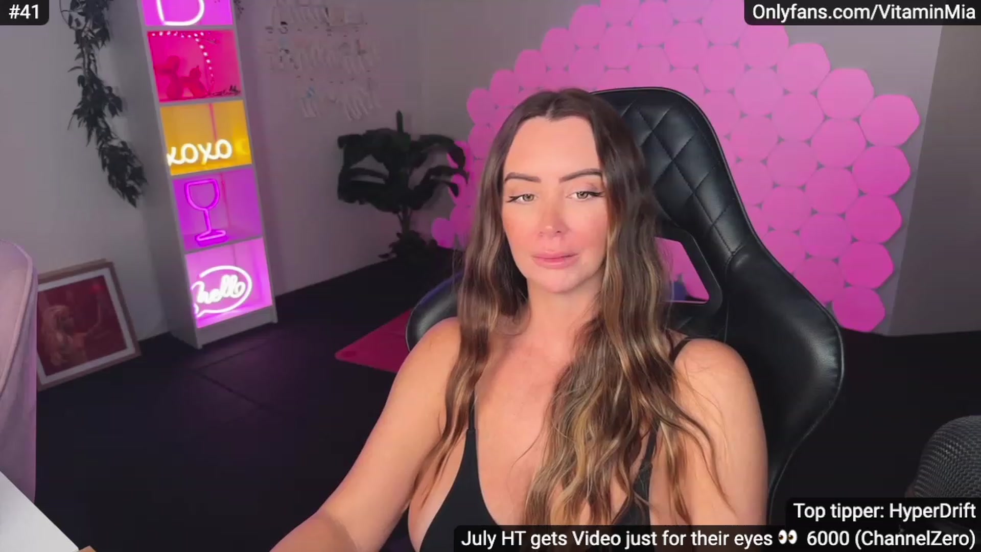 Gallery image thumbnail from MissAustralia's myfreecams stream on, 07/25/2023, 10:10 image 8 of 20
