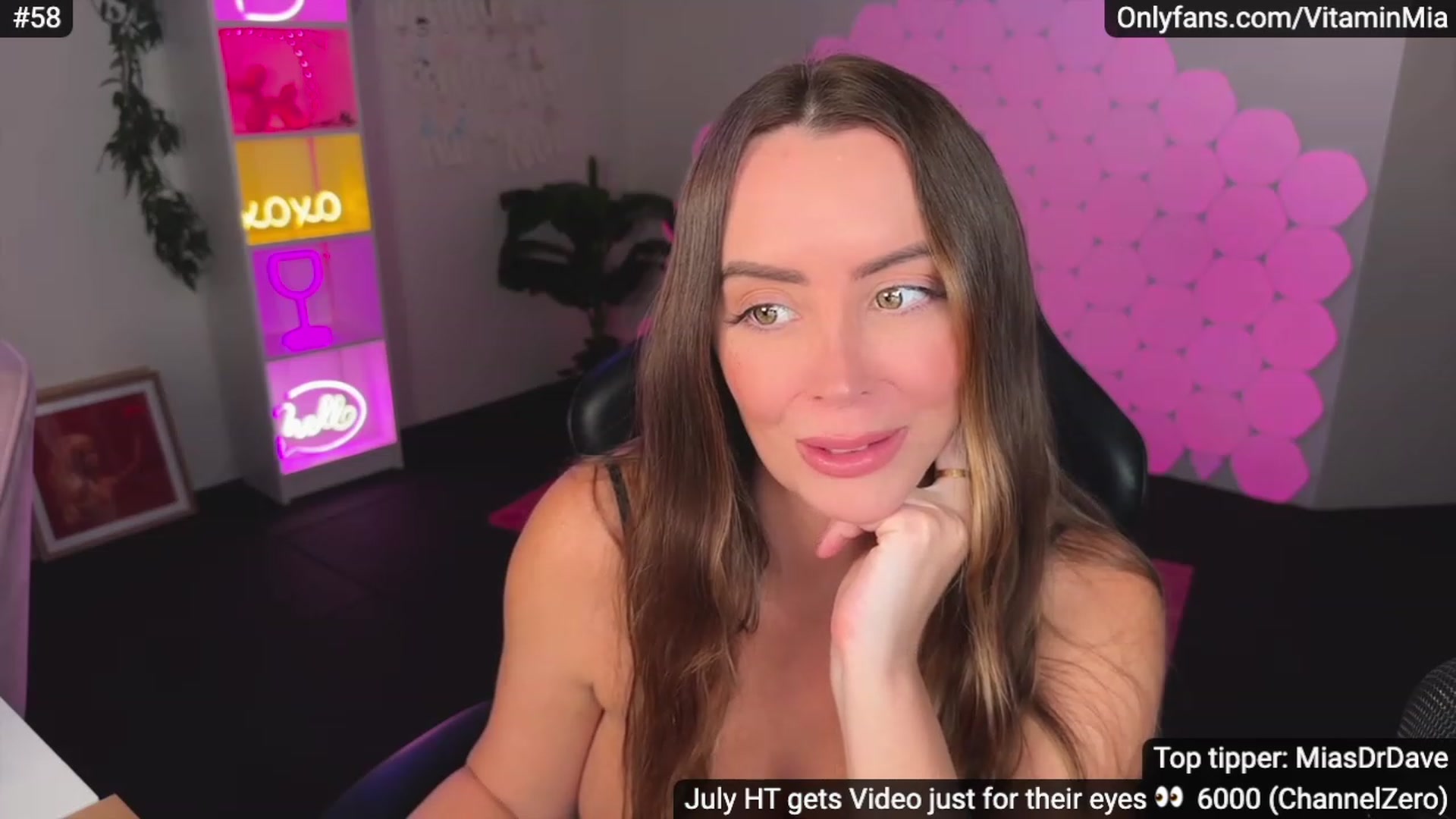 Gallery image thumbnail from MissAustralia's myfreecams stream on, 08/01/2023, 07:25 image 11 of 20