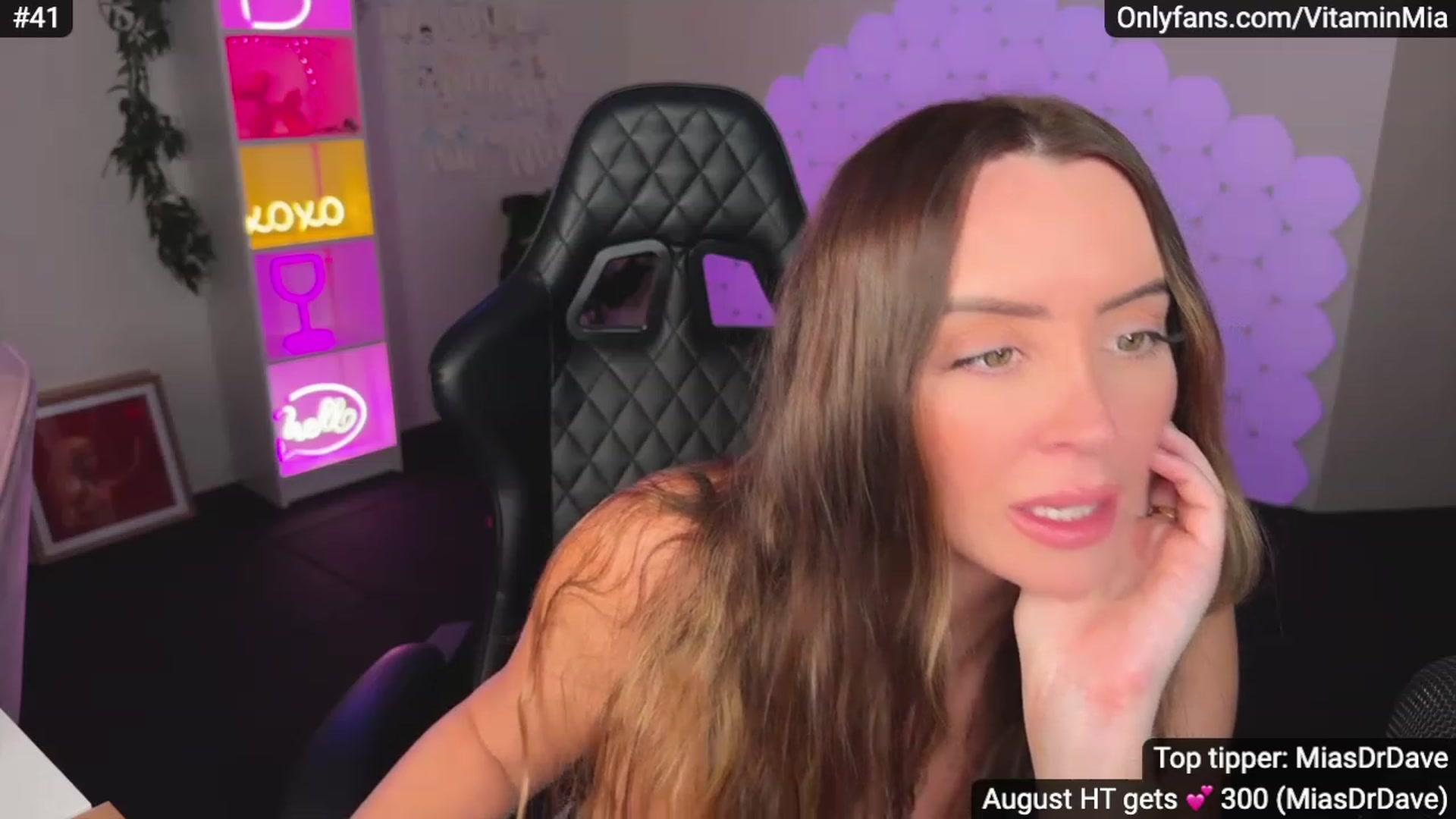 Gallery image thumbnail from MissAustralia's myfreecams stream on, 08/01/2023, 07:25 image 19 of 20