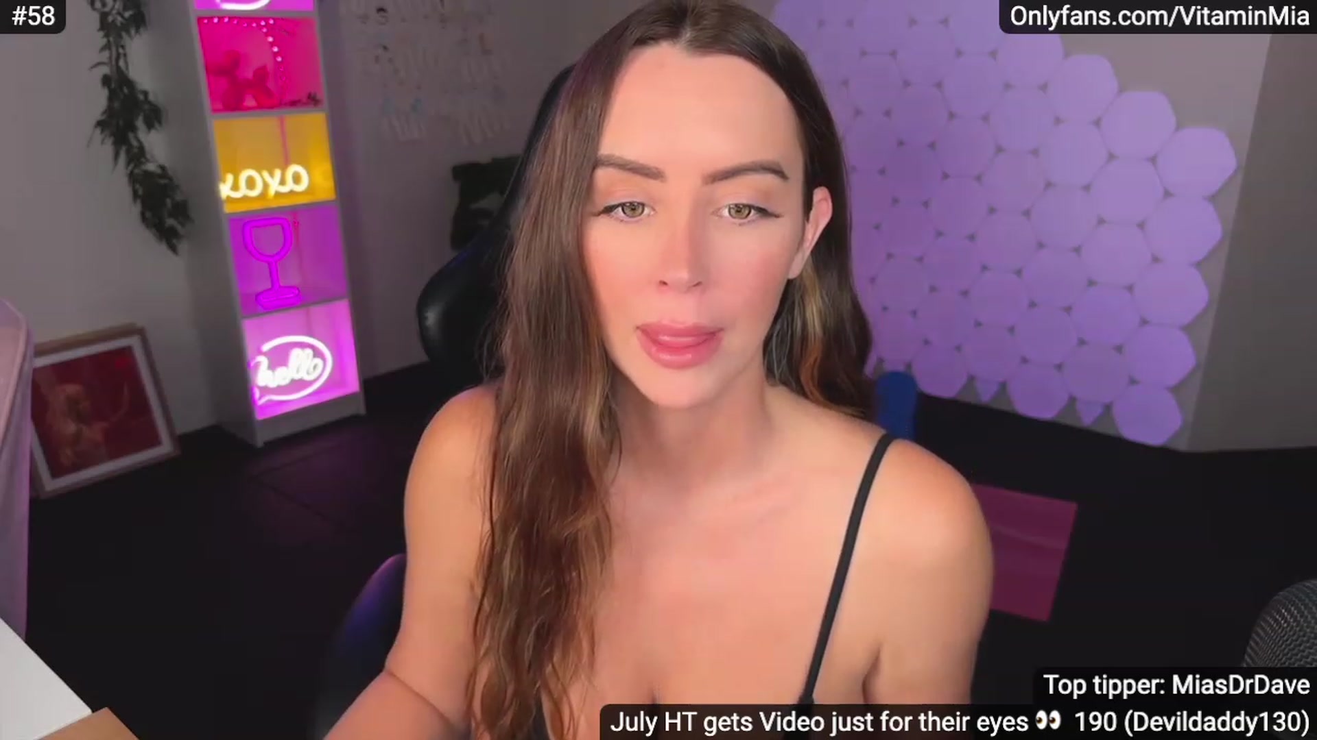Gallery image thumbnail from MissAustralia's myfreecams stream on, 08/01/2023, 07:25 image 17 of 20