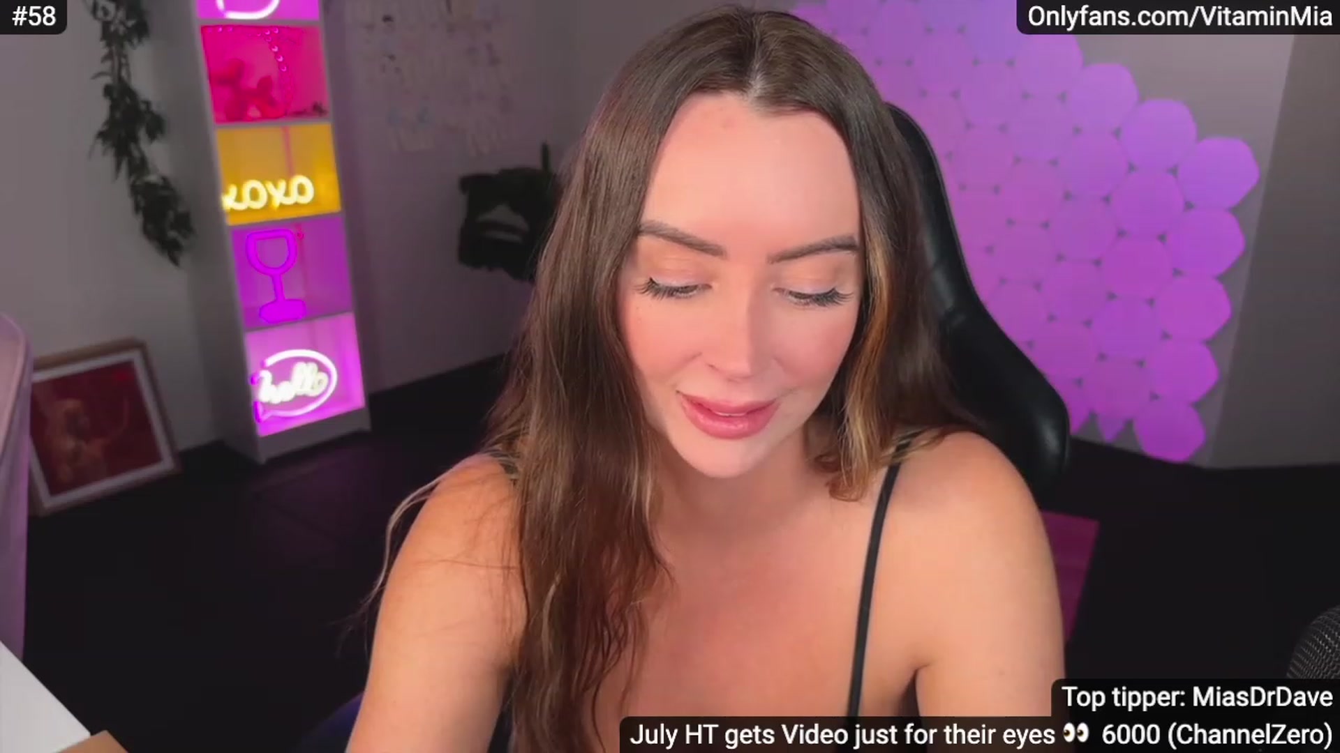 Gallery image thumbnail from MissAustralia's myfreecams stream on, 08/01/2023, 07:25 image 9 of 20