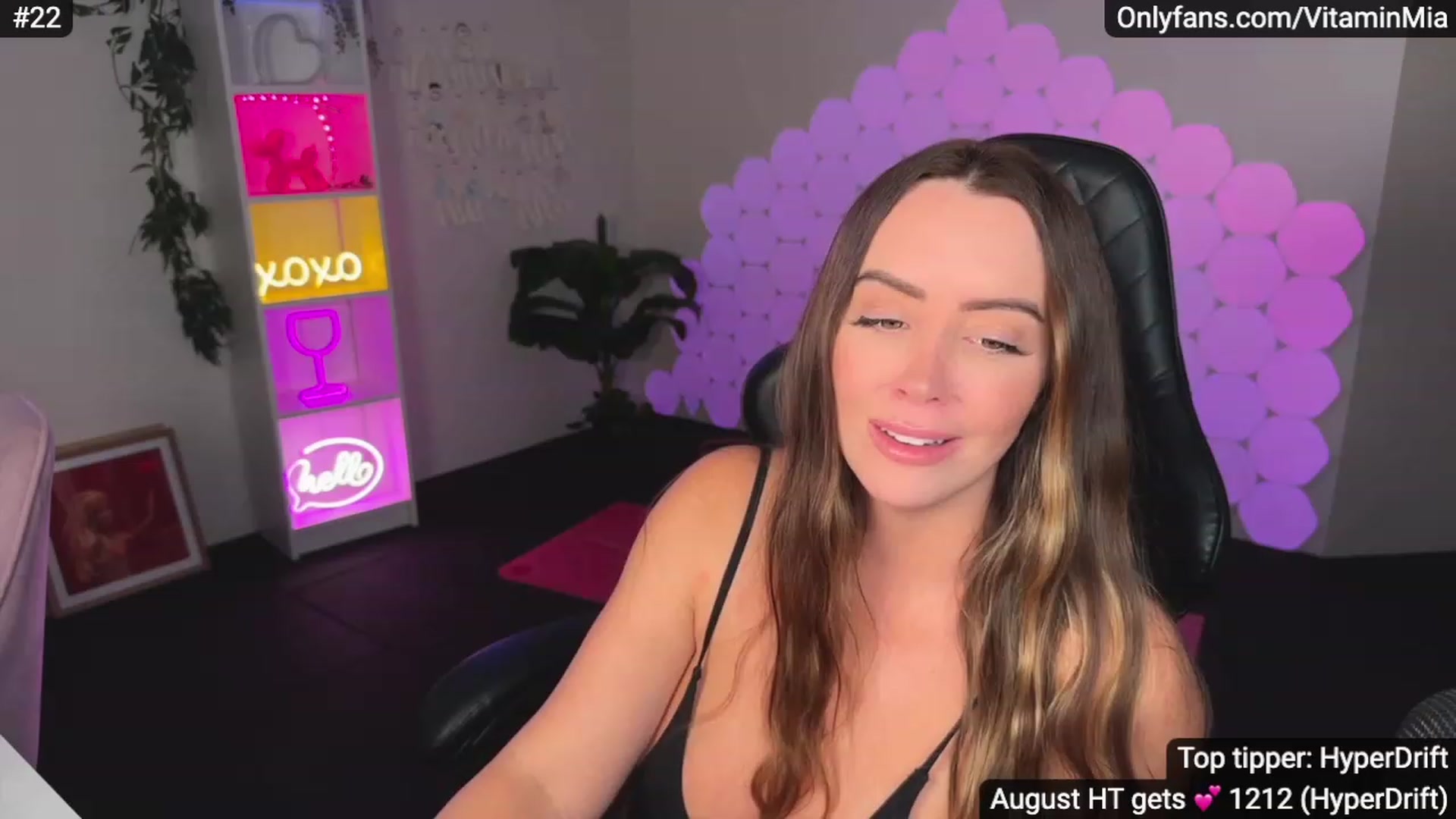 Gallery image thumbnail from MissAustralia's myfreecams stream on, 08/01/2023, 09:15 image 16 of 20