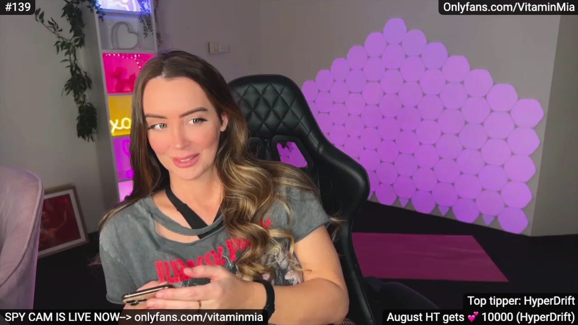 Gallery image thumbnail from MissAustralia's myfreecams stream on, 08/25/2023, 08:37 image 4 of 20
