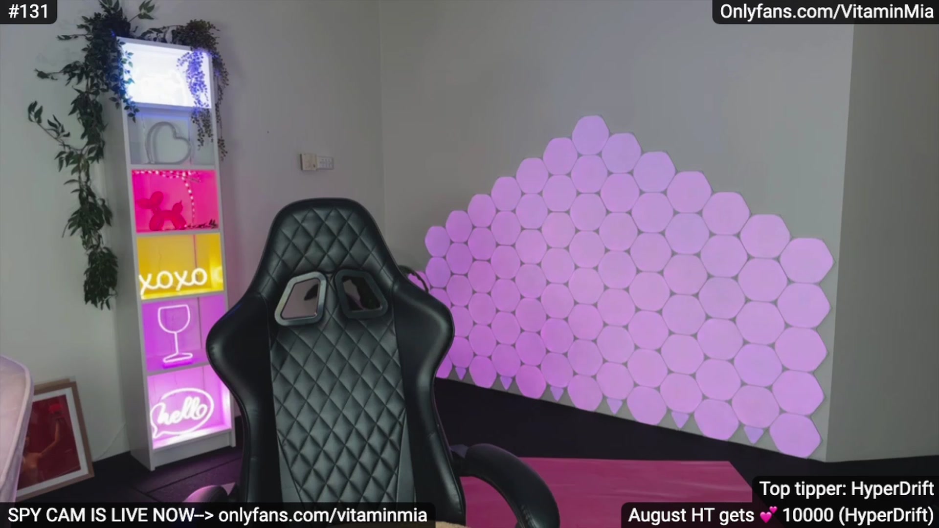 Gallery image thumbnail from MissAustralia's myfreecams stream on, 08/25/2023, 10:15 image 10 of 20