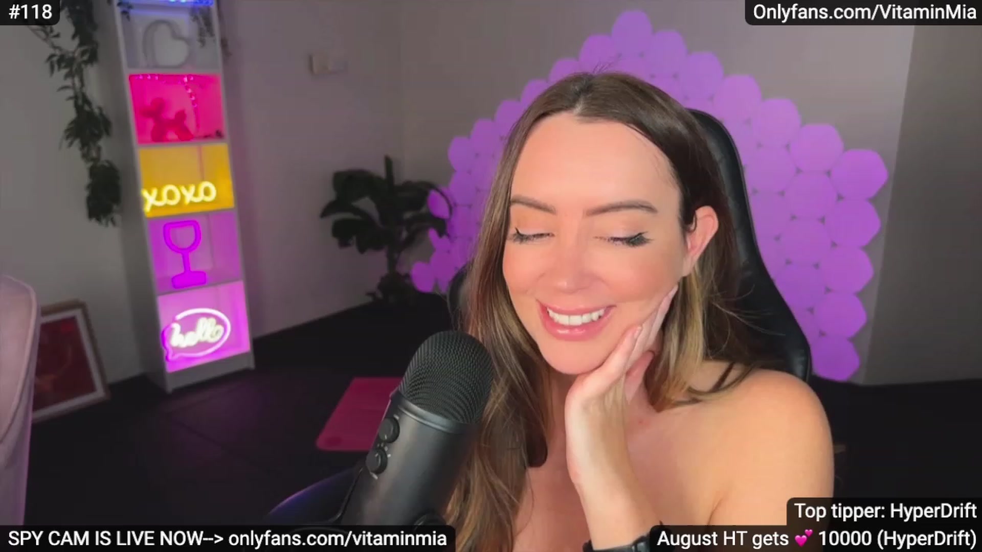 Gallery image thumbnail from MissAustralia's myfreecams stream on, 08/25/2023, 11:35 image 1 of 20