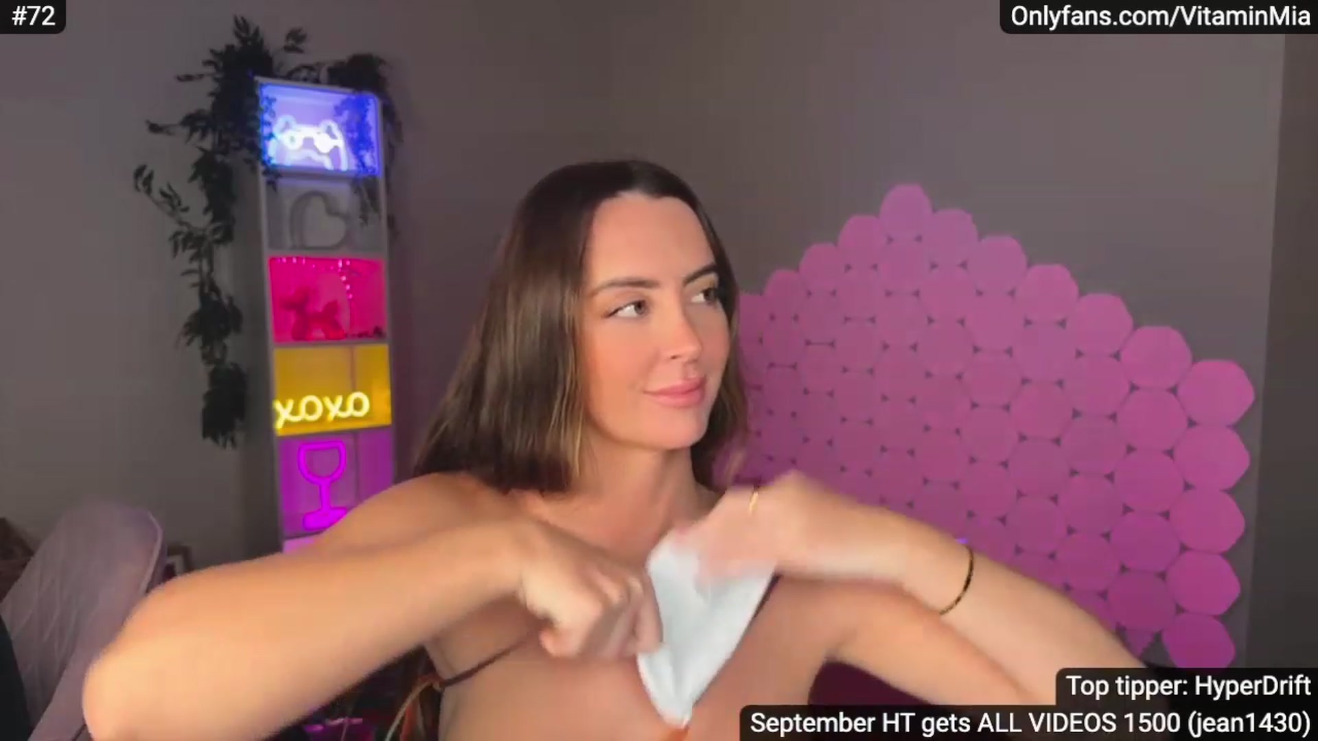 Gallery image thumbnail from MissAustralia's myfreecams stream on, 09/06/2023, 10:38 image 18 of 20