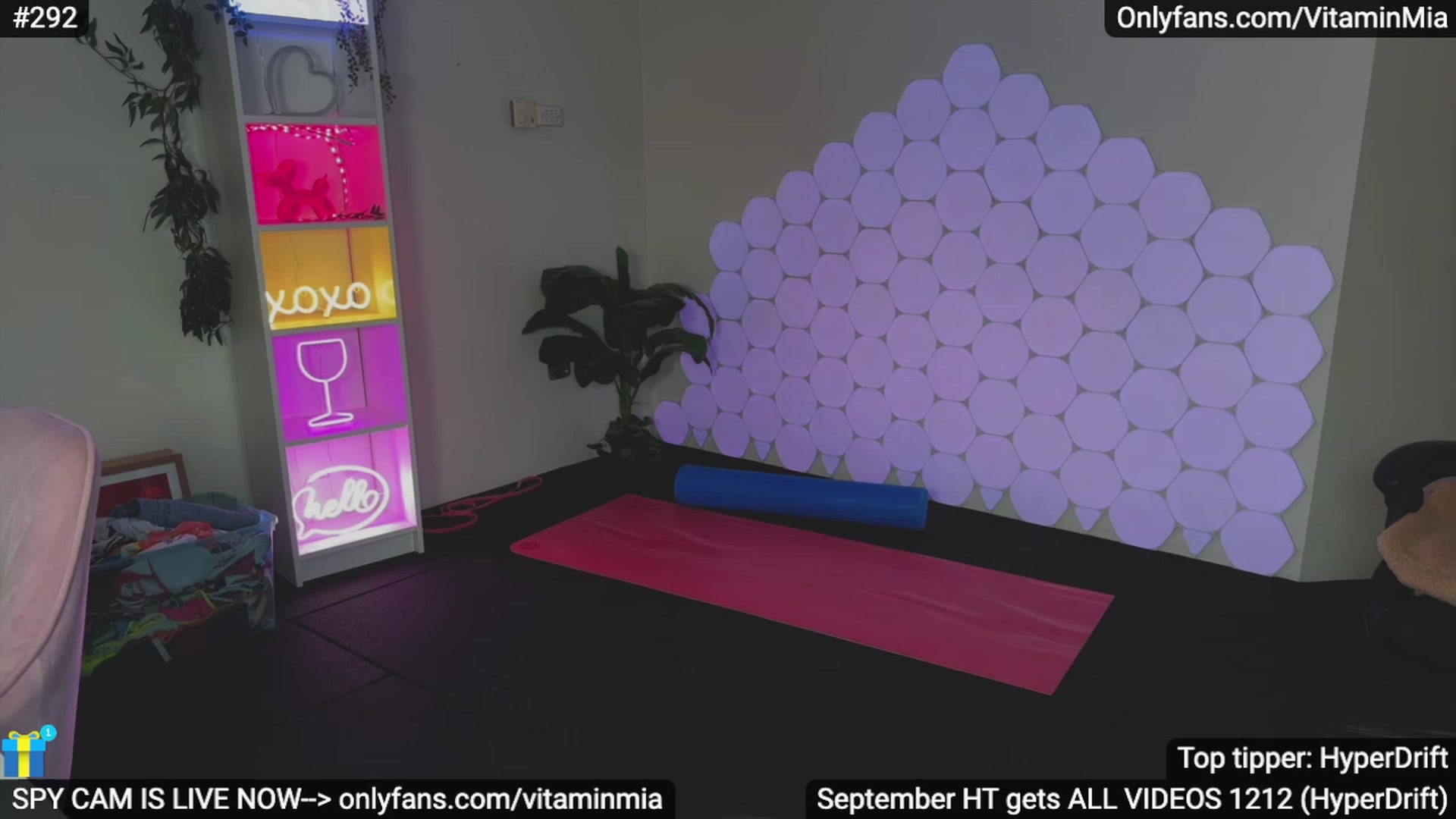 Gallery image thumbnail from MissAustralia's myfreecams stream on, 10/07/2023, 07:31 image 17 of 20