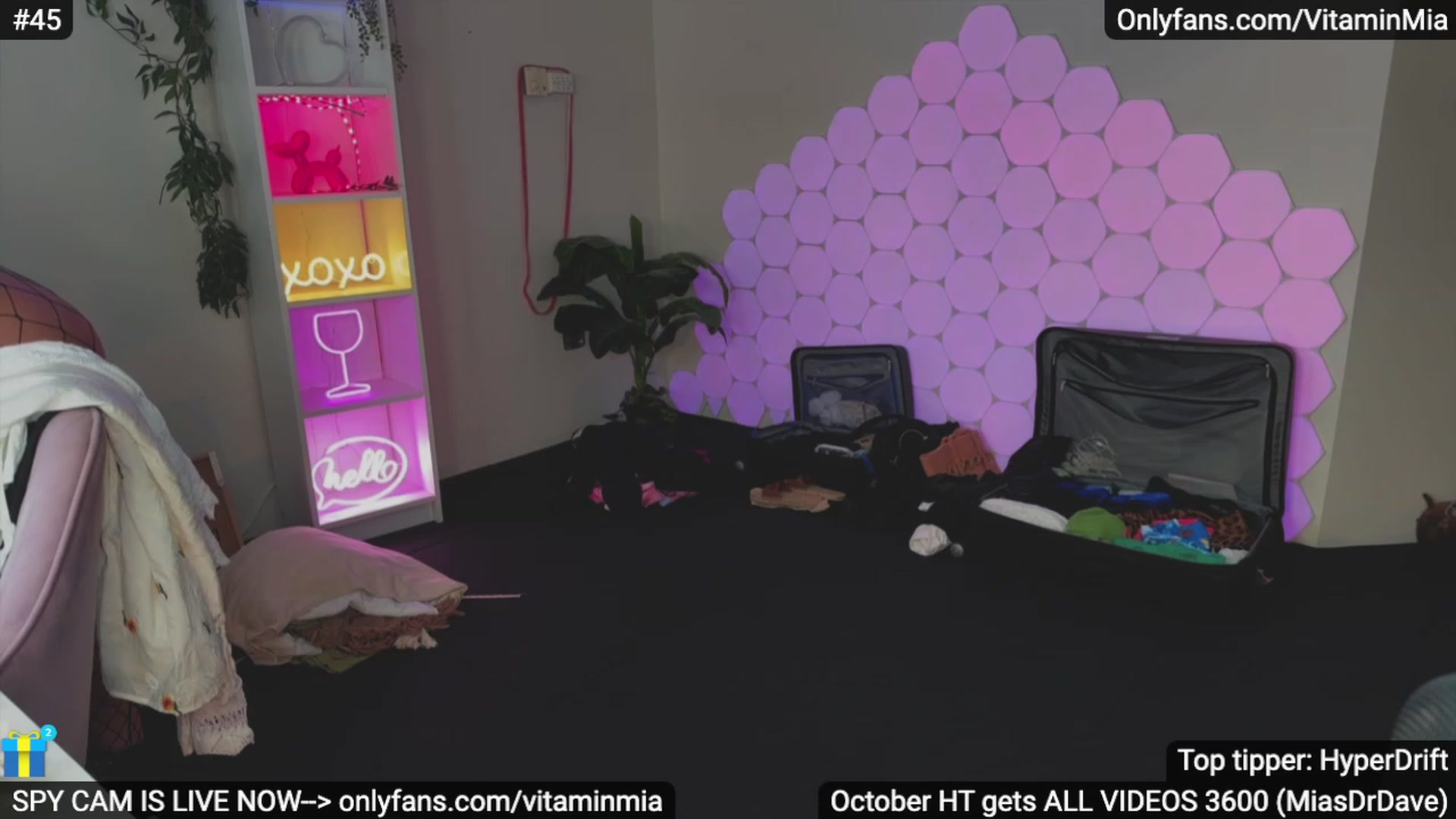 Gallery image thumbnail from MissAustralia's myfreecams stream on, 10/14/2023, 09:40 image 4 of 20
