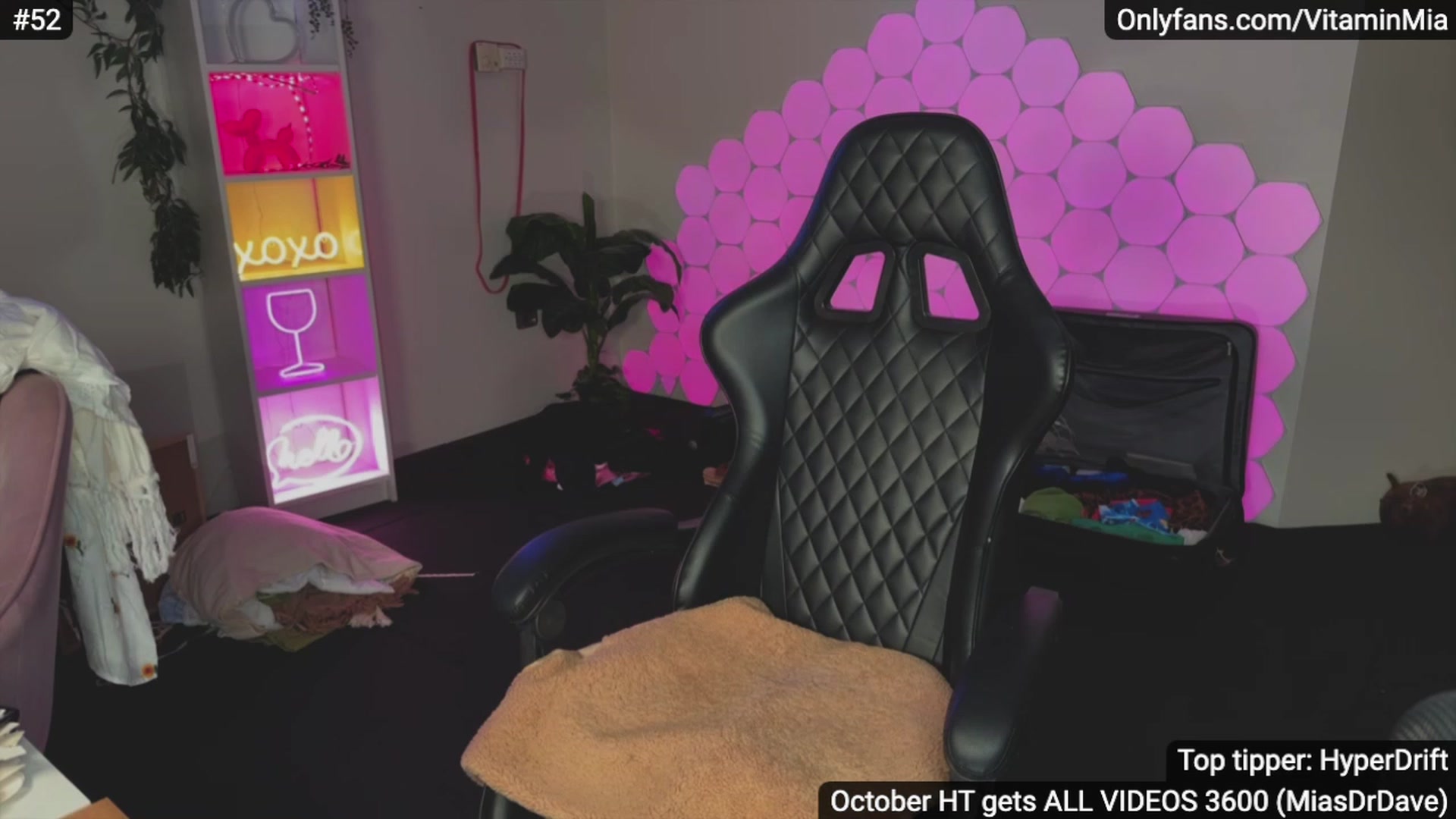 Gallery image thumbnail from MissAustralia's myfreecams stream on, 10/15/2023, 09:29 image 3 of 20