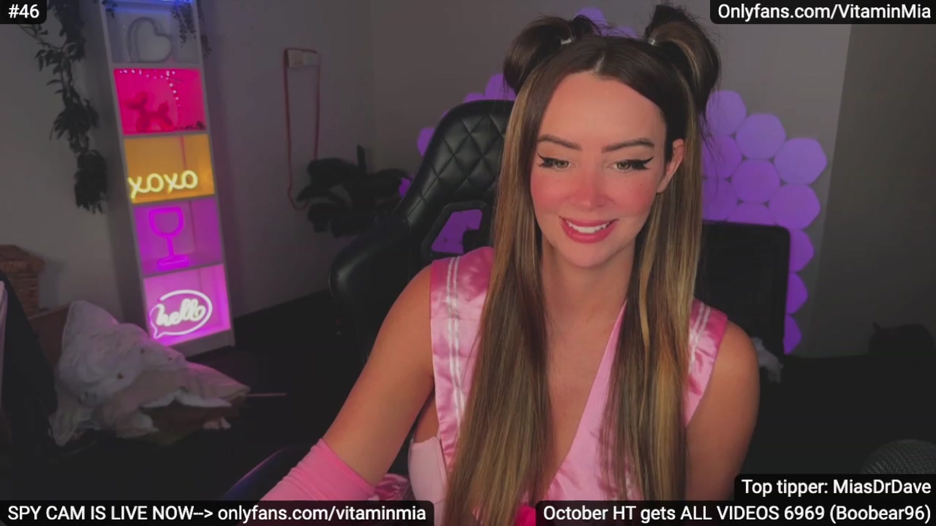 Gallery image thumbnail from MissAustralia's myfreecams stream on, 10/16/2023, 06:41 image 8 of 20