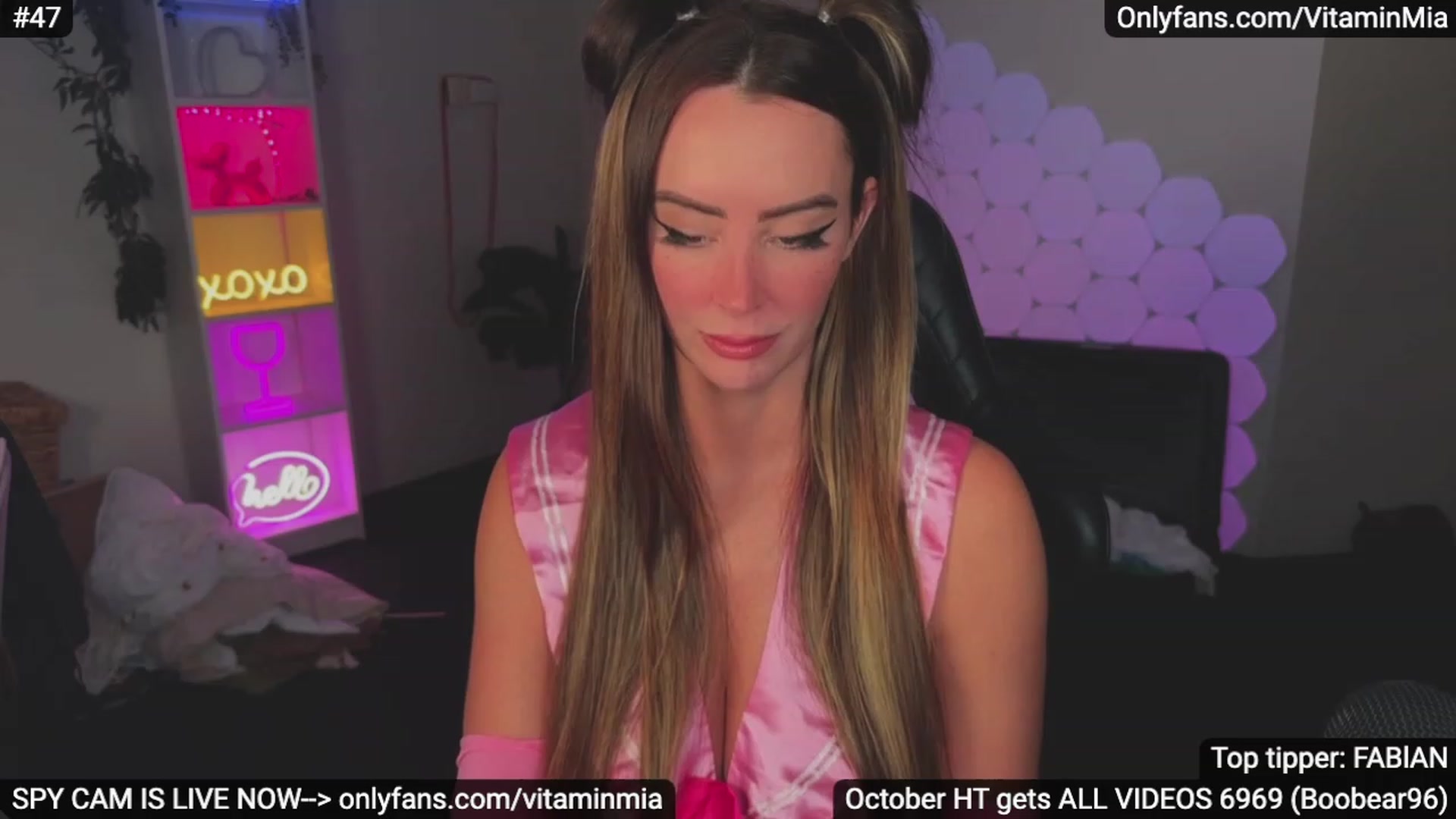 Gallery image thumbnail from MissAustralia's myfreecams stream on, 10/16/2023, 06:41 image 2 of 20
