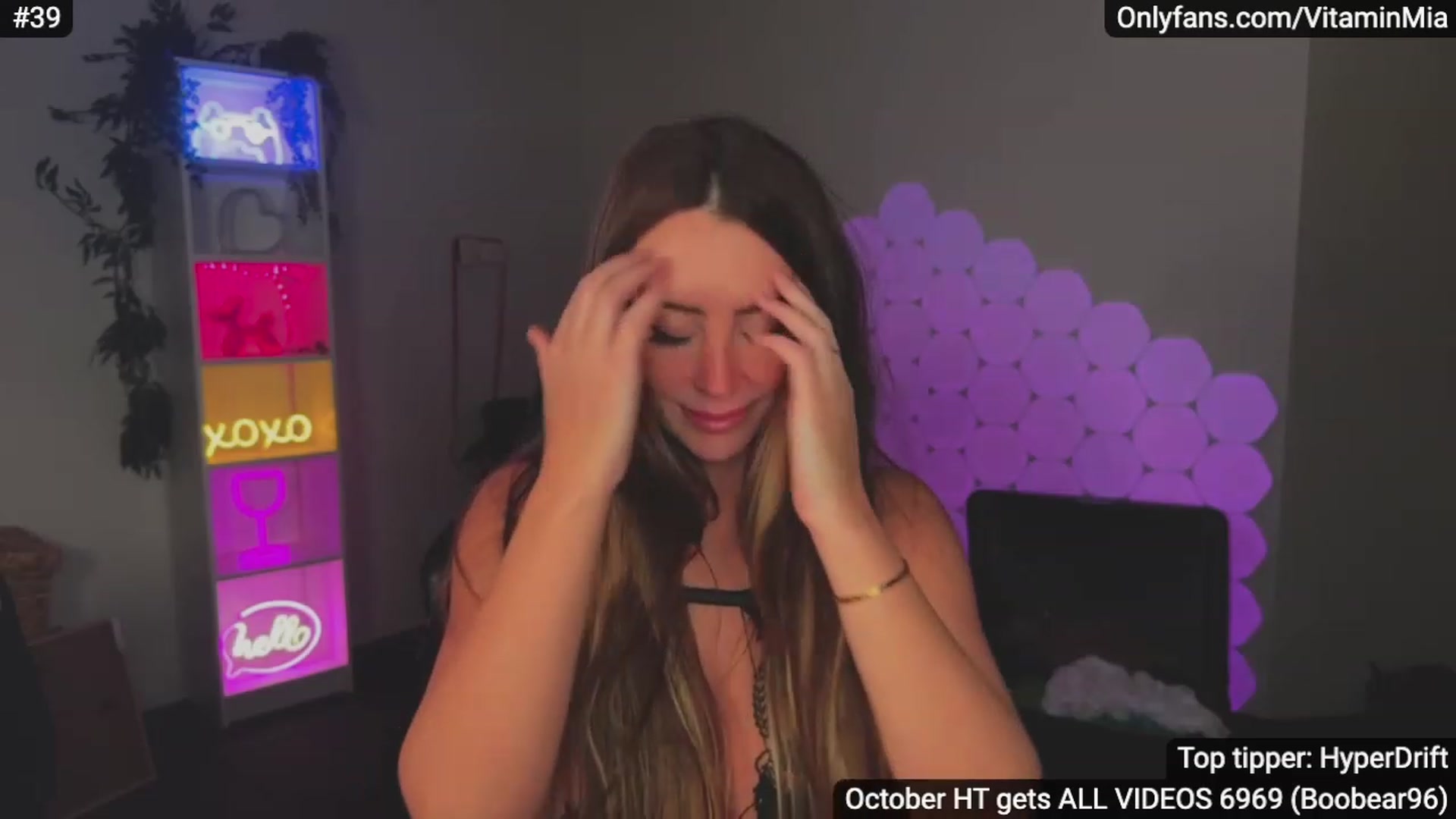 Gallery image thumbnail from MissAustralia's myfreecams stream on, 10/16/2023, 11:34 image 5 of 20