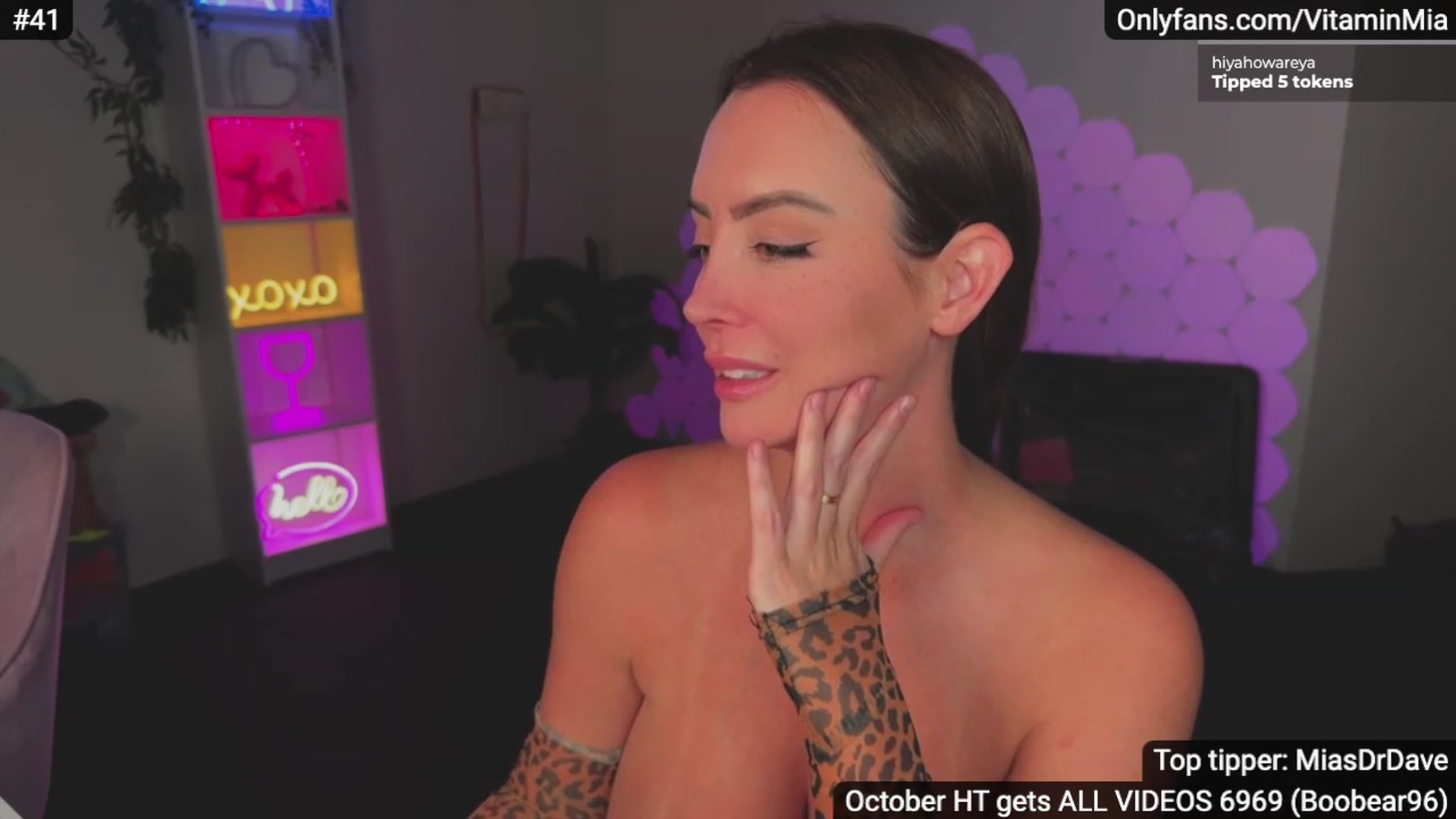 Gallery image thumbnail from MissAustralia's myfreecams stream on, 10/18/2023, 09:39 image 16 of 20