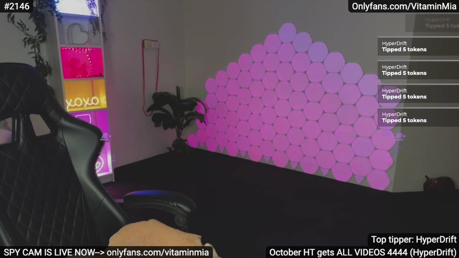 Gallery image thumbnail from MissAustralia's myfreecams stream on, 11/15/2023, 09:02 image 20 of 20