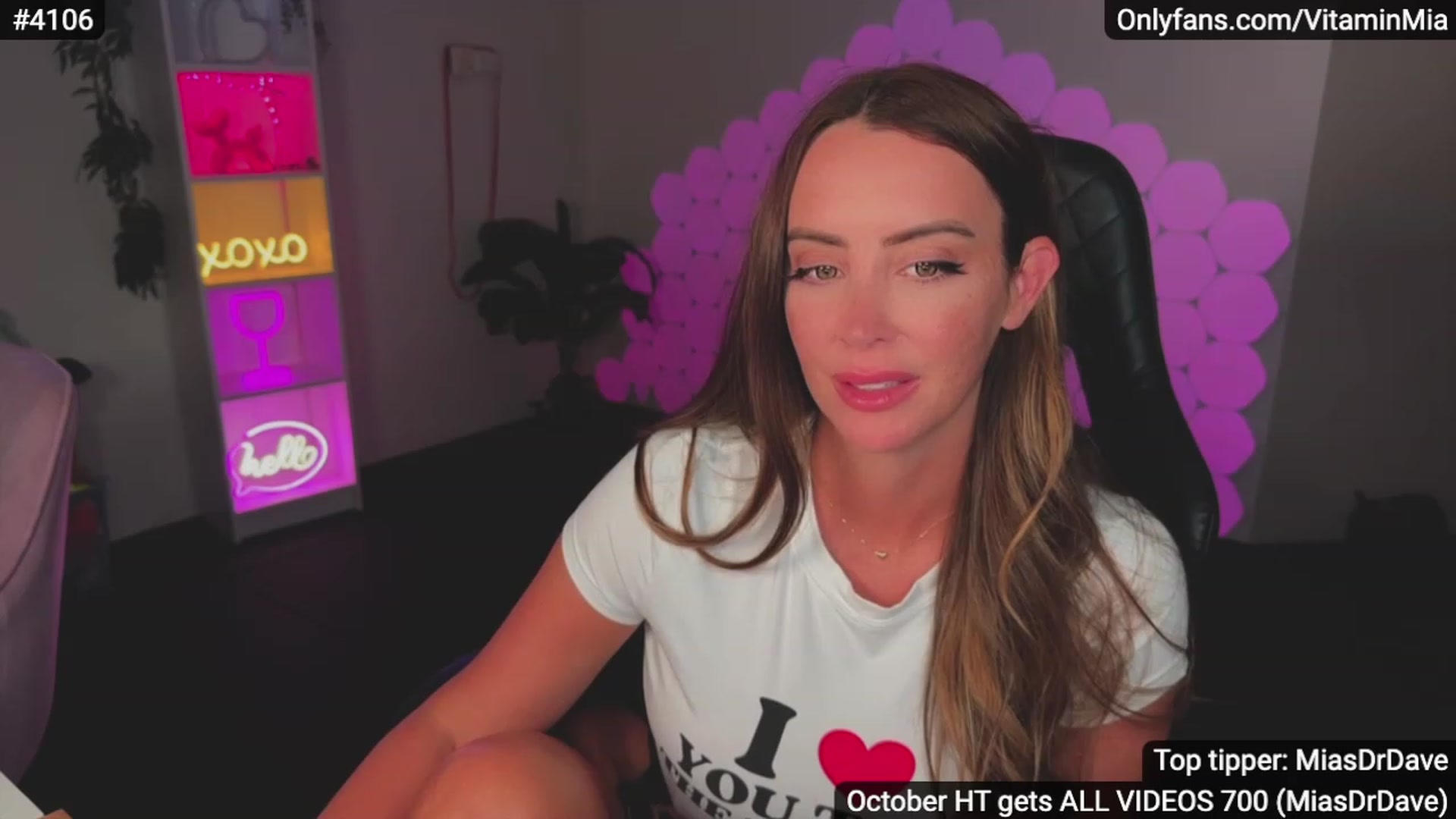 Gallery image thumbnail from MissAustralia's myfreecams stream on, 11/15/2023, 09:02 image 8 of 20