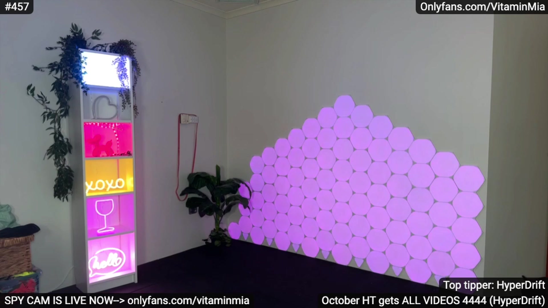 Gallery image thumbnail from MissAustralia's myfreecams stream on, 11/18/2023, 08:57 image 16 of 20