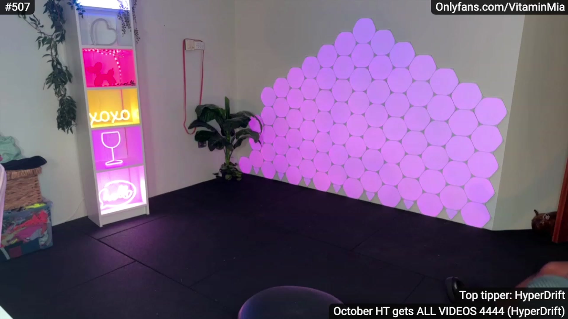 Gallery image thumbnail from MissAustralia's myfreecams stream on, 11/18/2023, 08:57 image 6 of 20