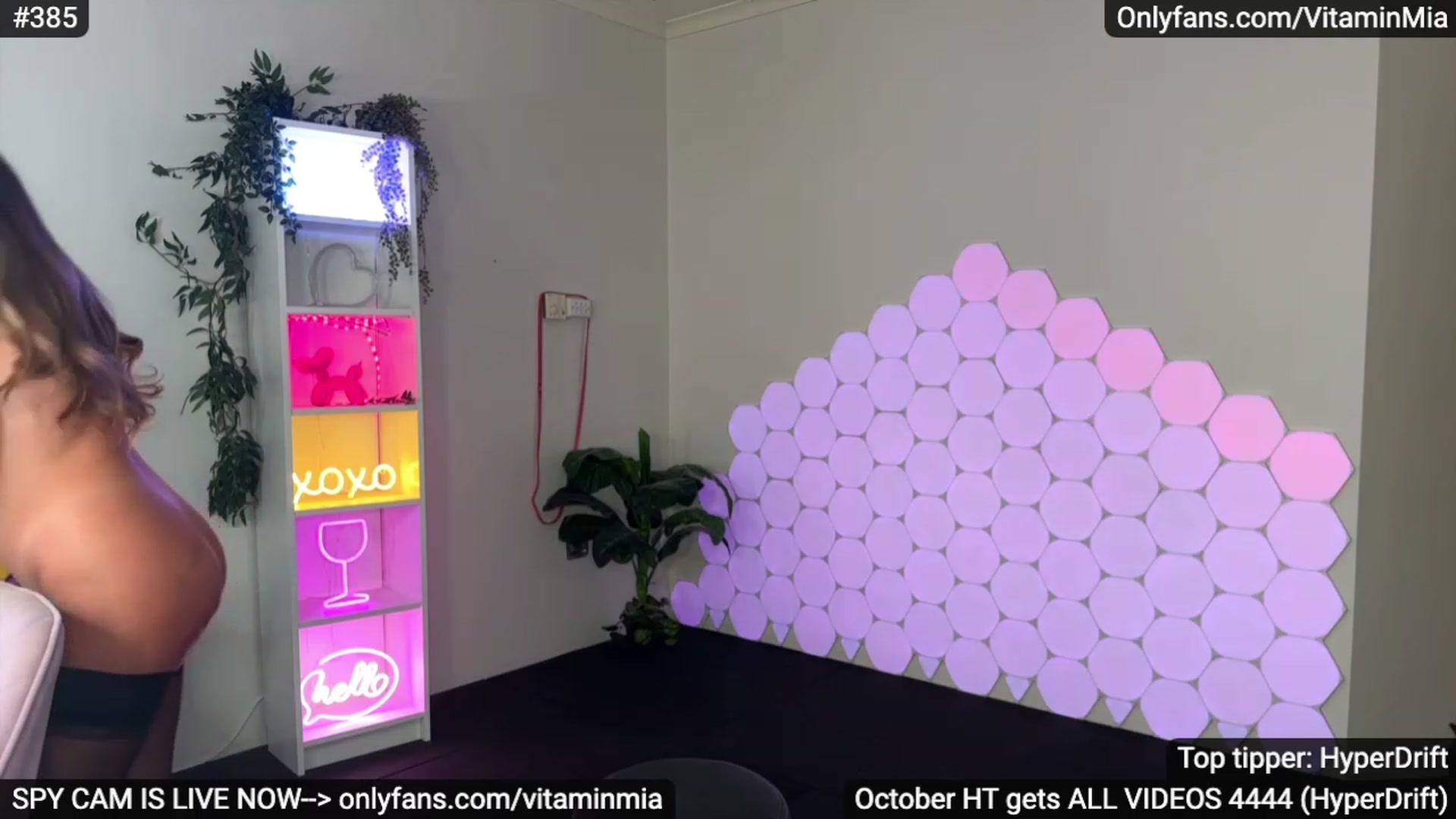 Gallery image thumbnail from MissAustralia's myfreecams stream on, 11/18/2023, 10:10 image 12 of 20