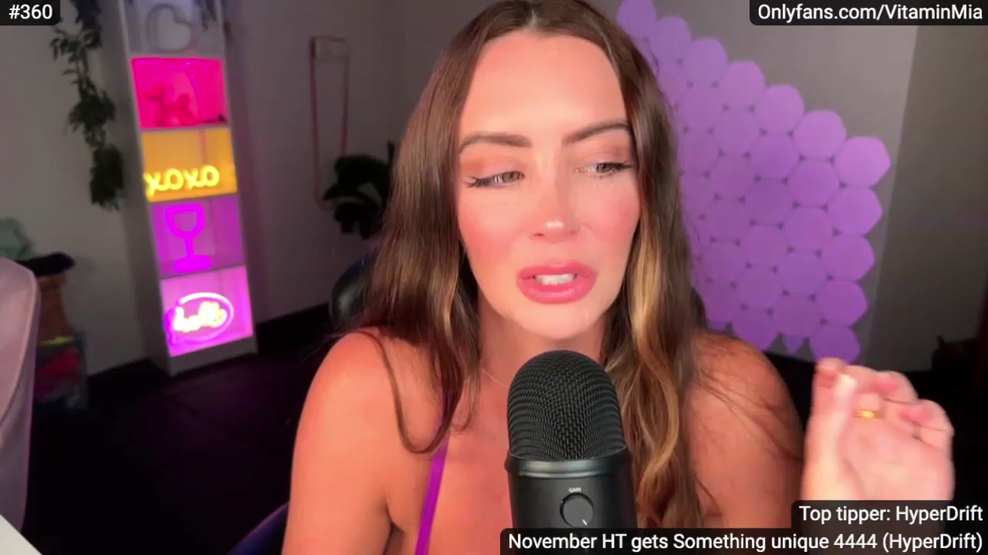 Gallery image thumbnail from MissAustralia's myfreecams stream on, 11/19/2023, 06:16 image 3 of 20