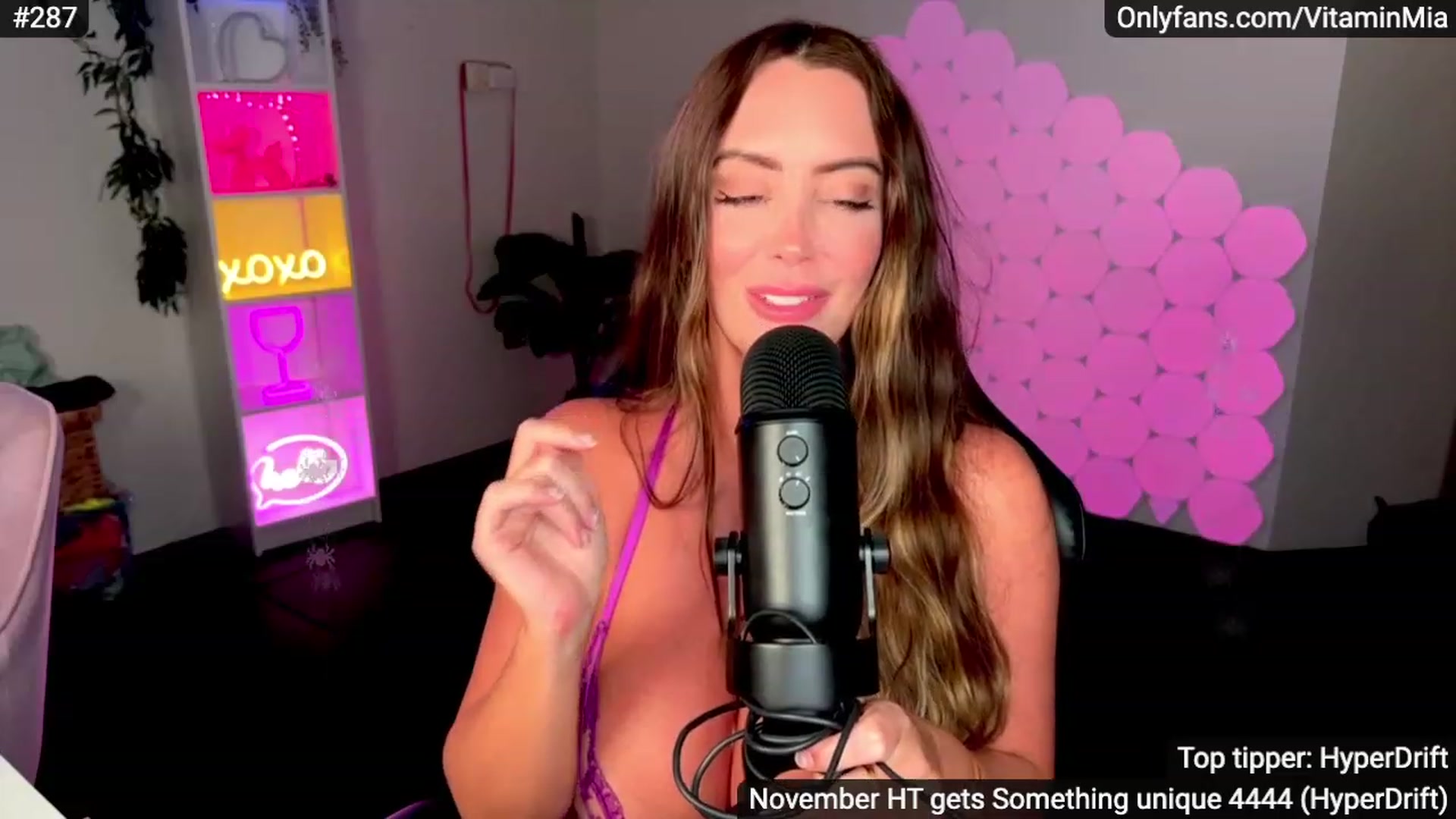 Gallery image thumbnail from MissAustralia's myfreecams stream on, 11/19/2023, 08:56 image 15 of 20