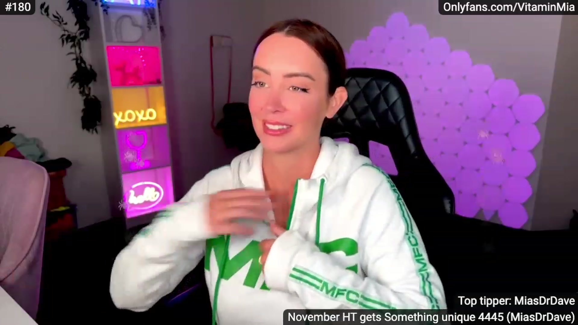 Gallery image thumbnail from MissAustralia's myfreecams stream on, 11/21/2023, 07:12 image 6 of 20