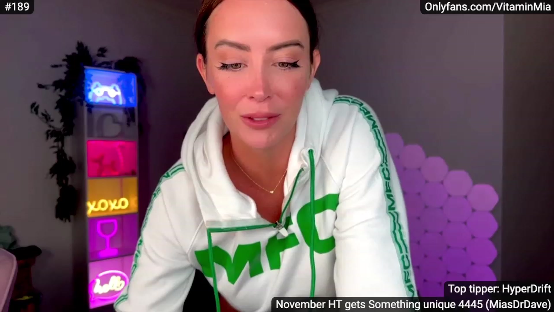 Gallery image thumbnail from MissAustralia's myfreecams stream on, 11/21/2023, 07:12 image 3 of 20