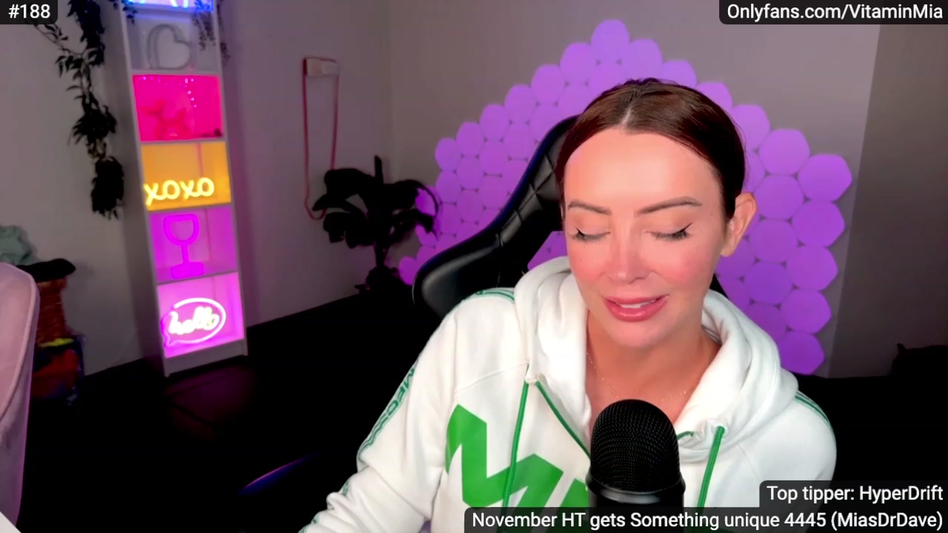 Gallery image thumbnail from MissAustralia's myfreecams stream on, 11/21/2023, 07:12 image 5 of 20