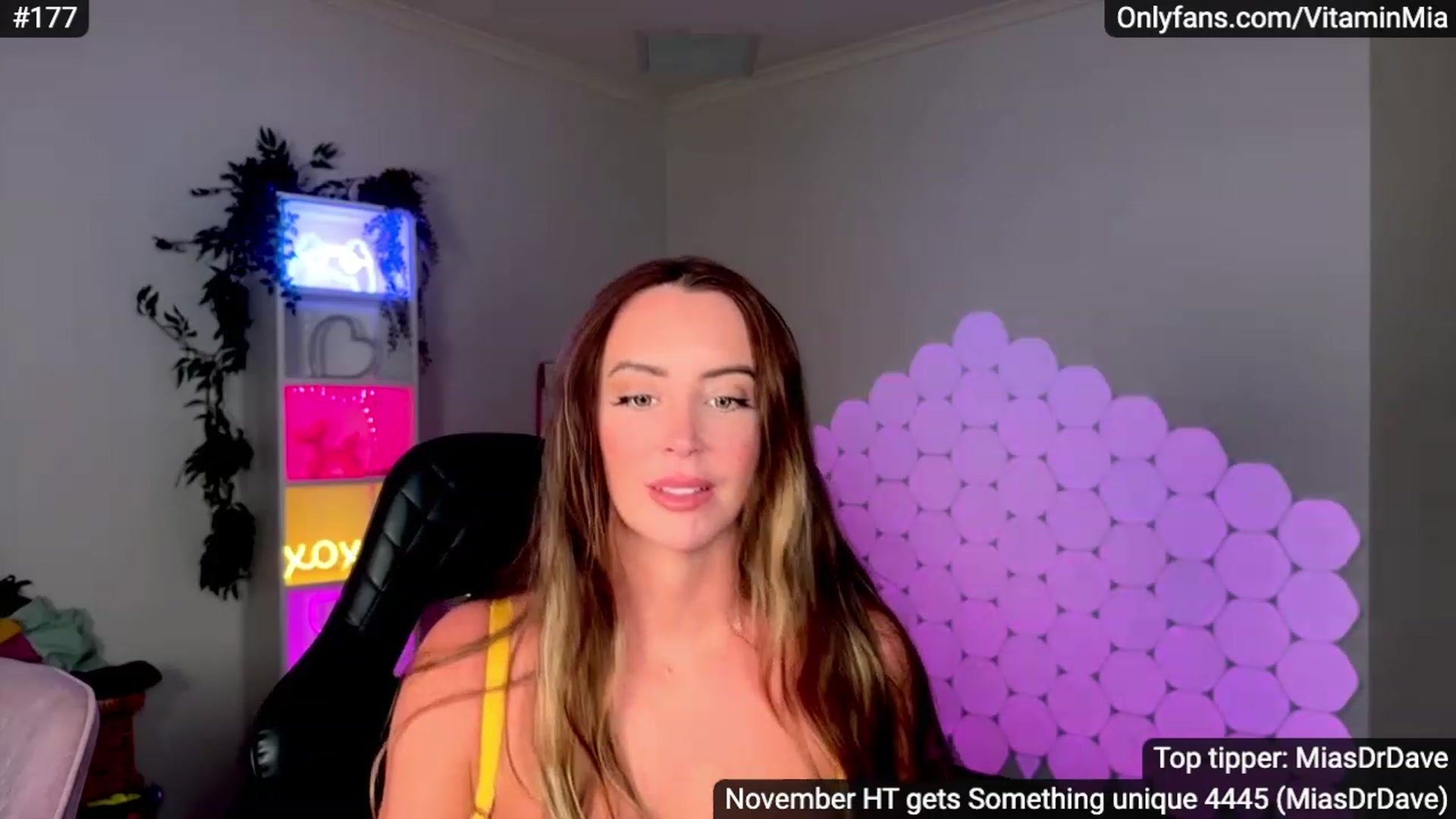 Gallery image thumbnail from MissAustralia's myfreecams stream on, 11/21/2023, 07:12 image 8 of 20