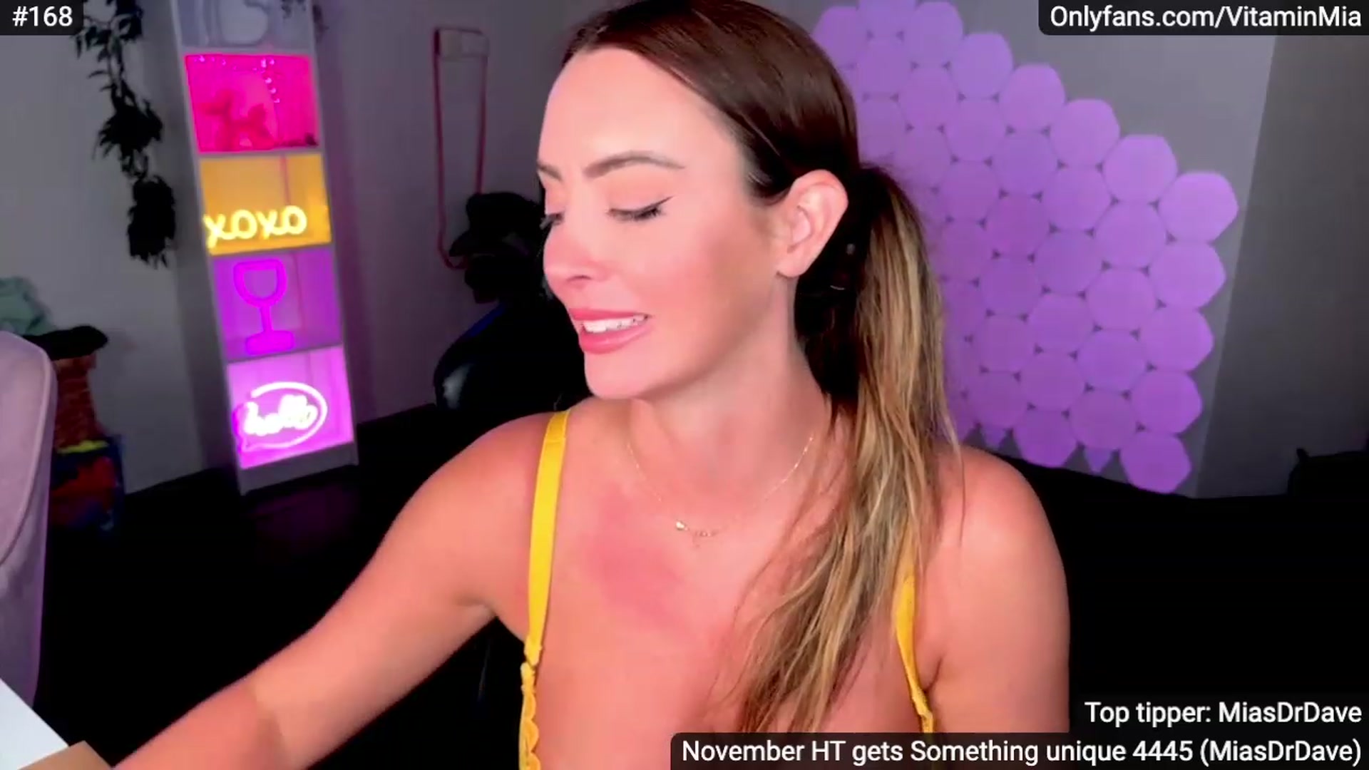 Gallery image thumbnail from MissAustralia's myfreecams stream on, 11/21/2023, 07:21 image 10 of 20