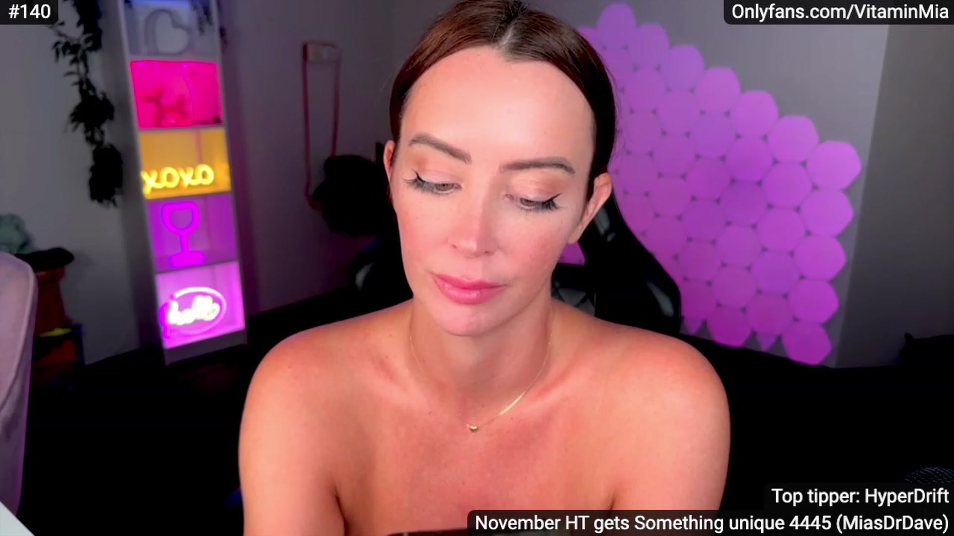 Gallery image thumbnail from MissAustralia's myfreecams stream on, 11/21/2023, 10:49 image 6 of 20