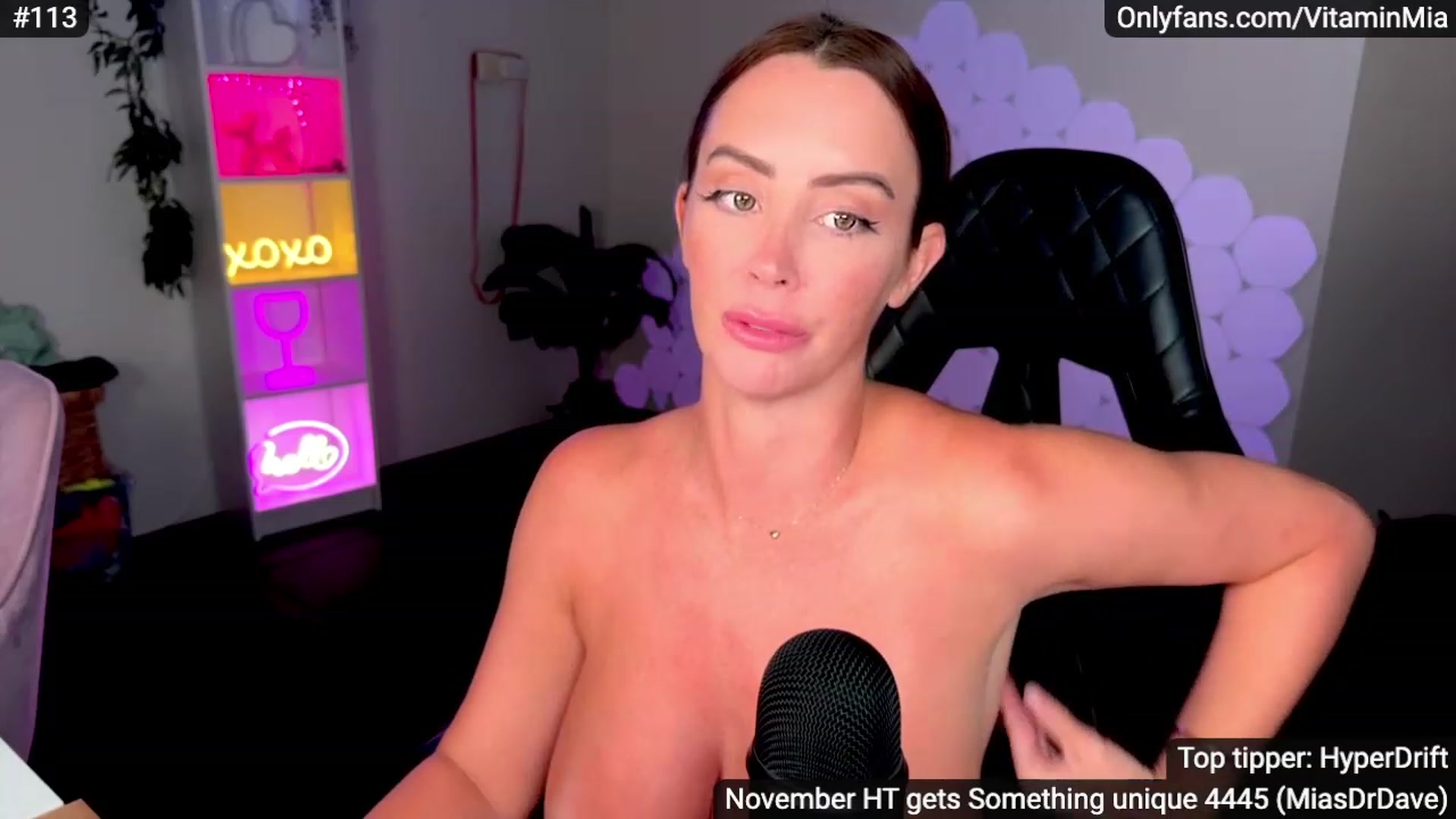 Gallery image thumbnail from MissAustralia's myfreecams stream on, 11/21/2023, 15:06 image 9 of 20