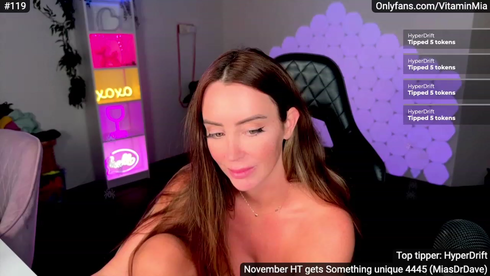 Gallery image thumbnail from MissAustralia's myfreecams stream on, 11/21/2023, 15:06 image 5 of 20
