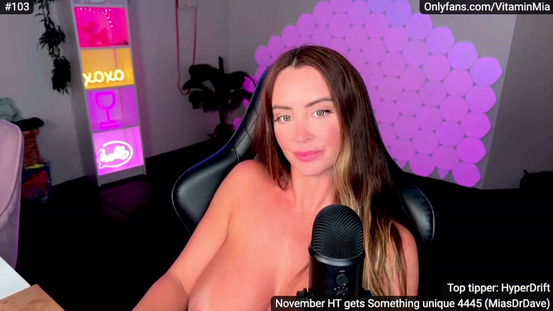 Gallery image thumbnail from MissAustralia's myfreecams stream on, 11/21/2023, 15:06 image 15 of 20