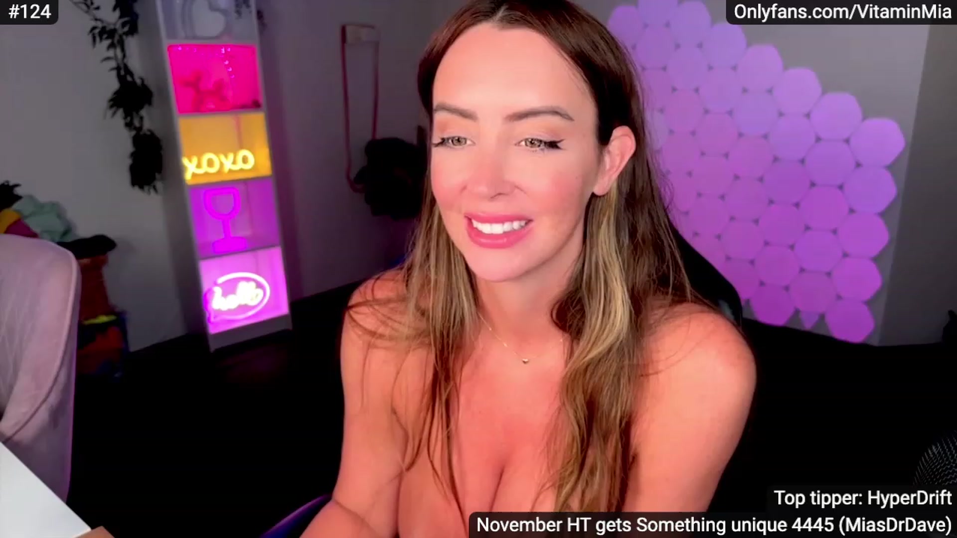 Gallery image thumbnail from MissAustralia's myfreecams stream on, 11/21/2023, 15:06 image 1 of 20