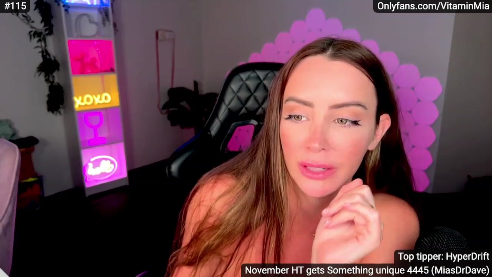 Gallery image thumbnail from MissAustralia's myfreecams stream on, 11/21/2023, 15:06 image 6 of 20