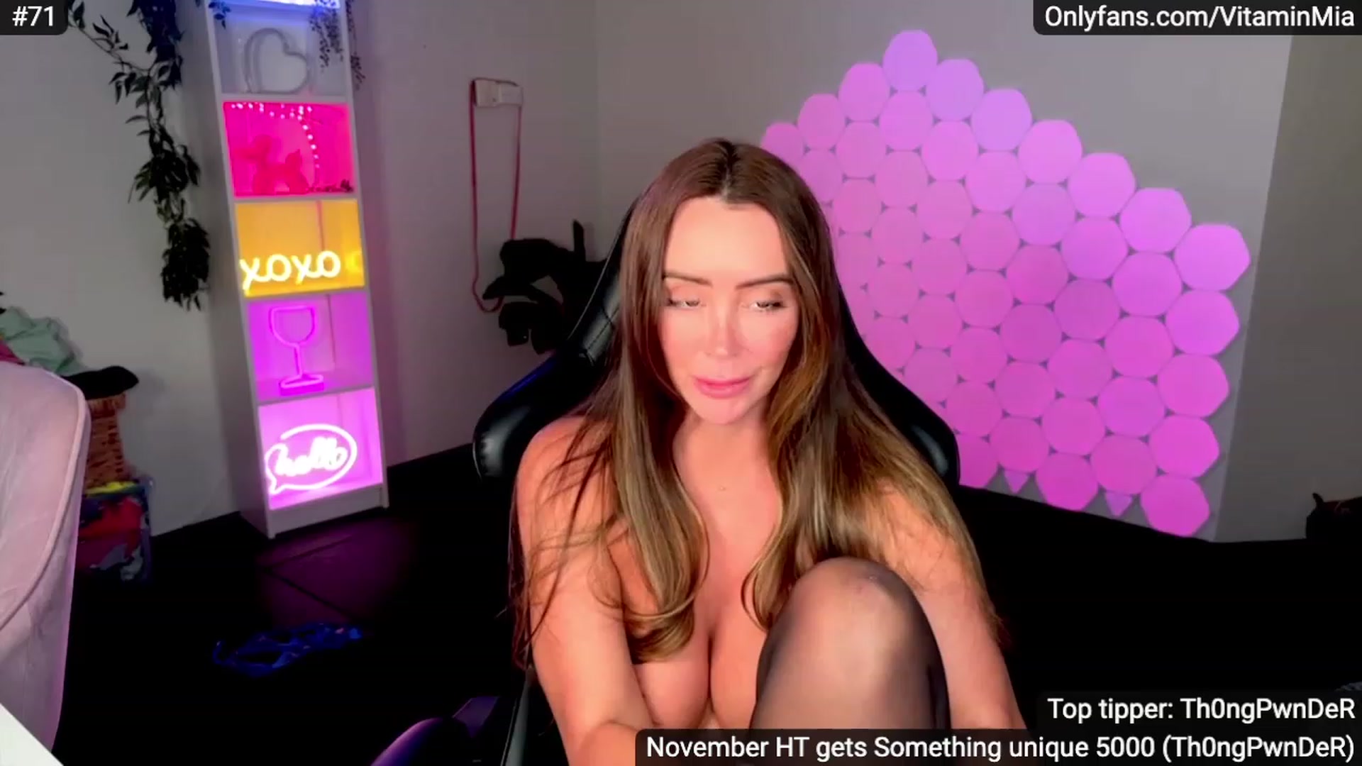 Gallery image thumbnail from MissAustralia's myfreecams stream on, 11/23/2023, 13:06 image 16 of 20