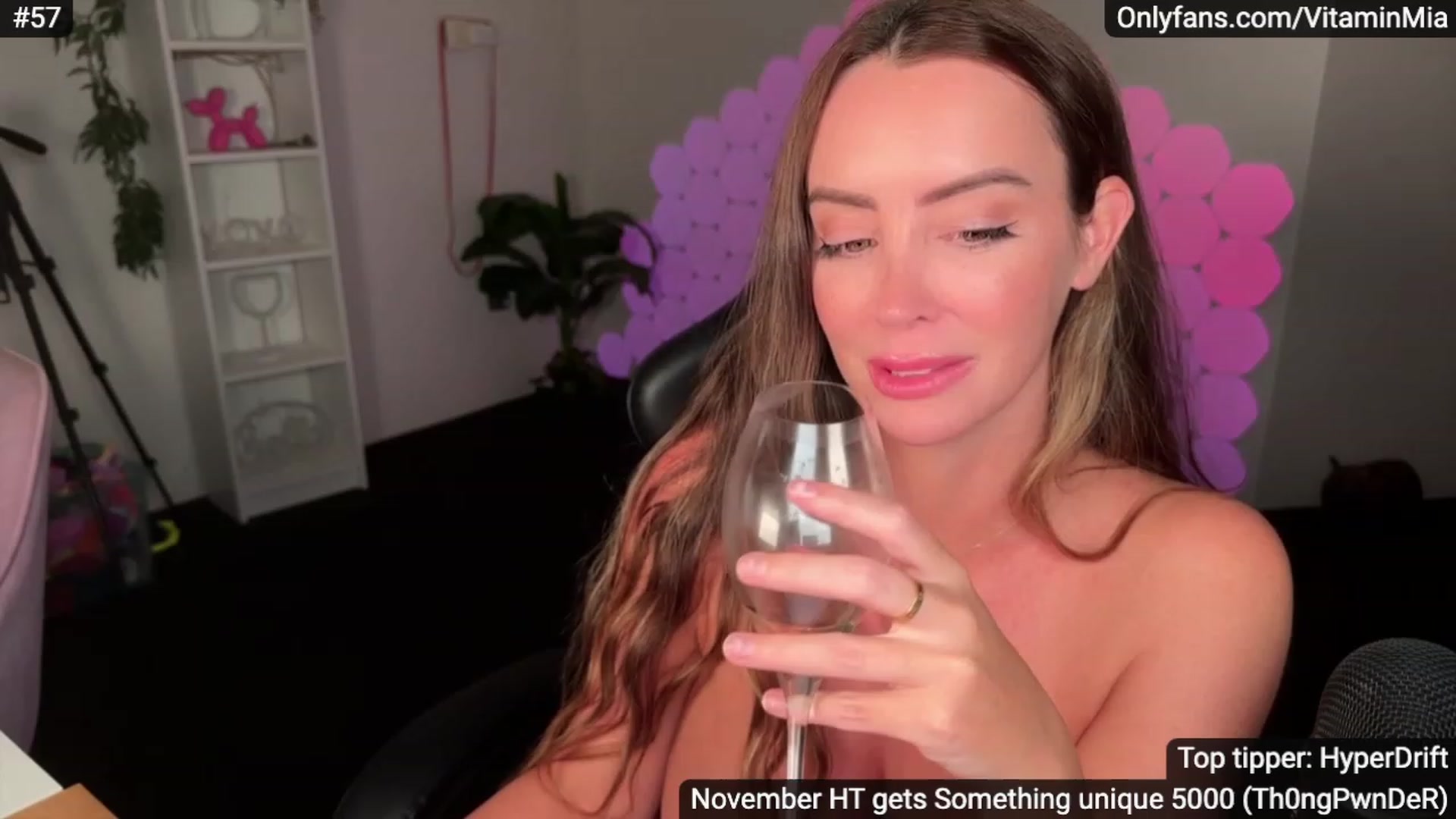 Gallery image thumbnail from MissAustralia's myfreecams stream on, 11/27/2023, 13:07 image 5 of 20